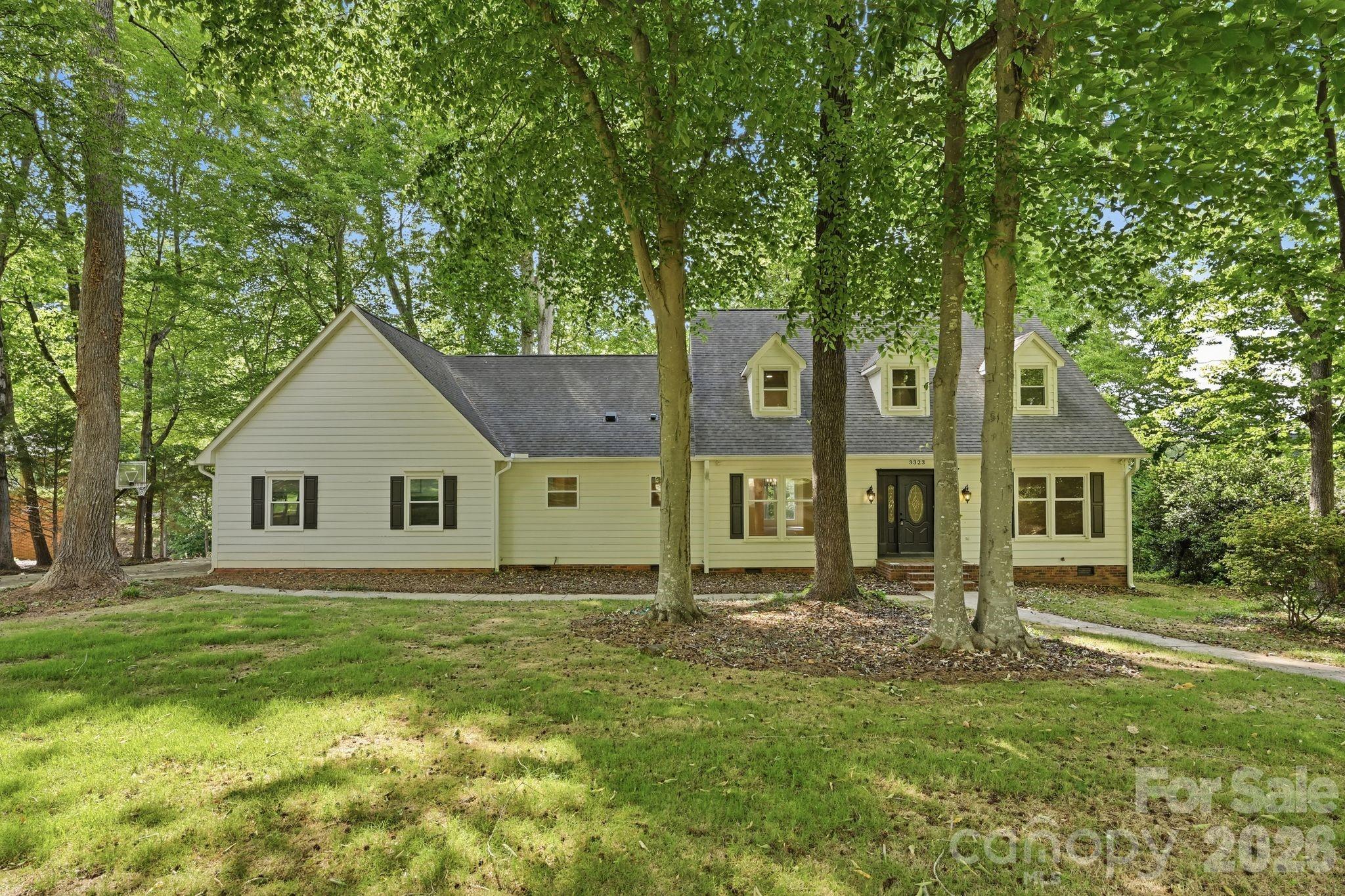 3323 Lincoln Lane Property Photo 1