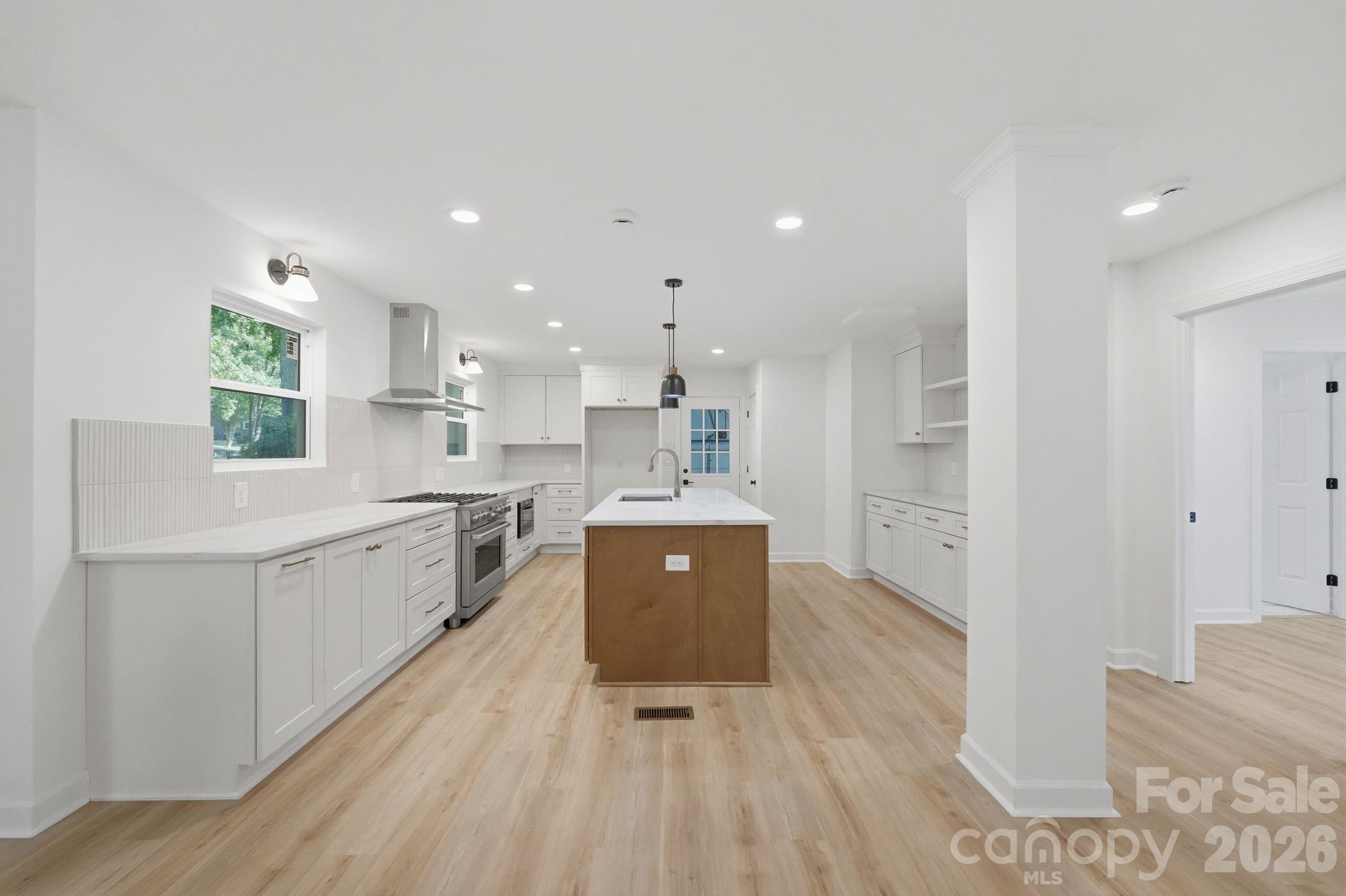 3323 Lincoln Lane Property Photo 8