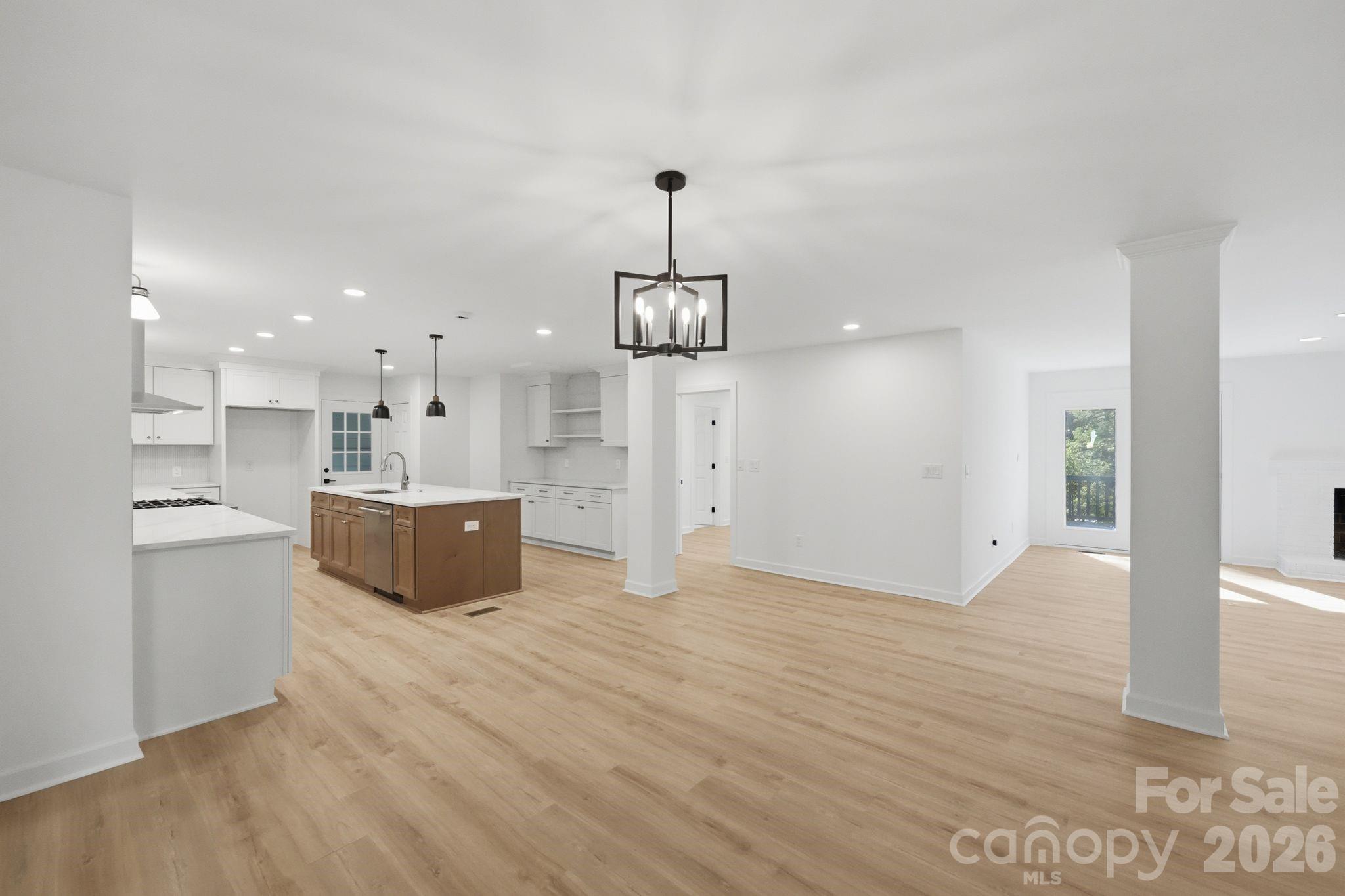 3323 Lincoln Lane Property Photo 9