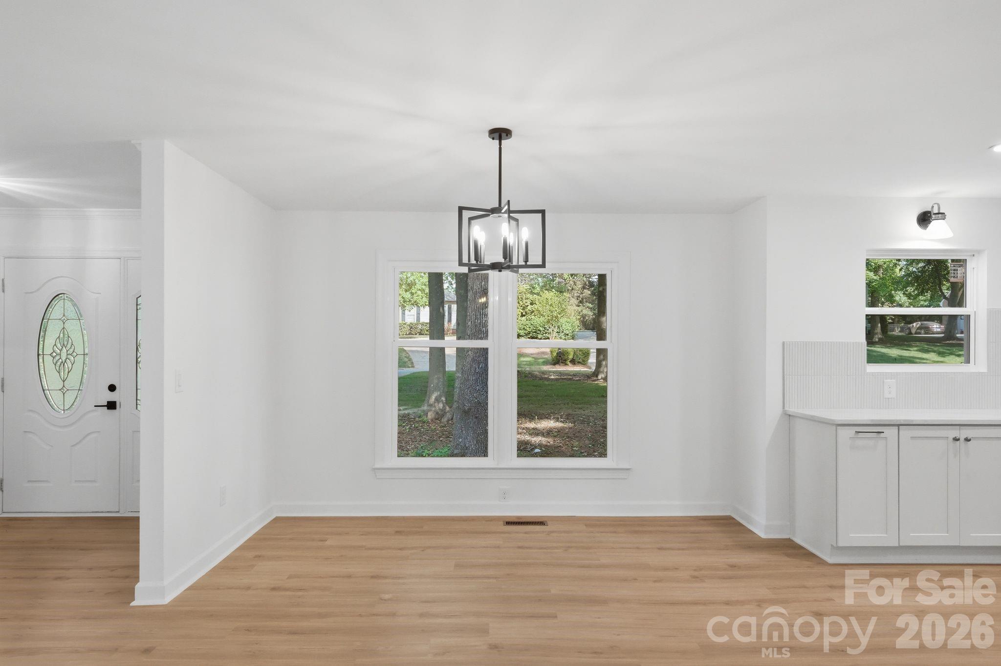 3323 Lincoln Lane Property Photo 13