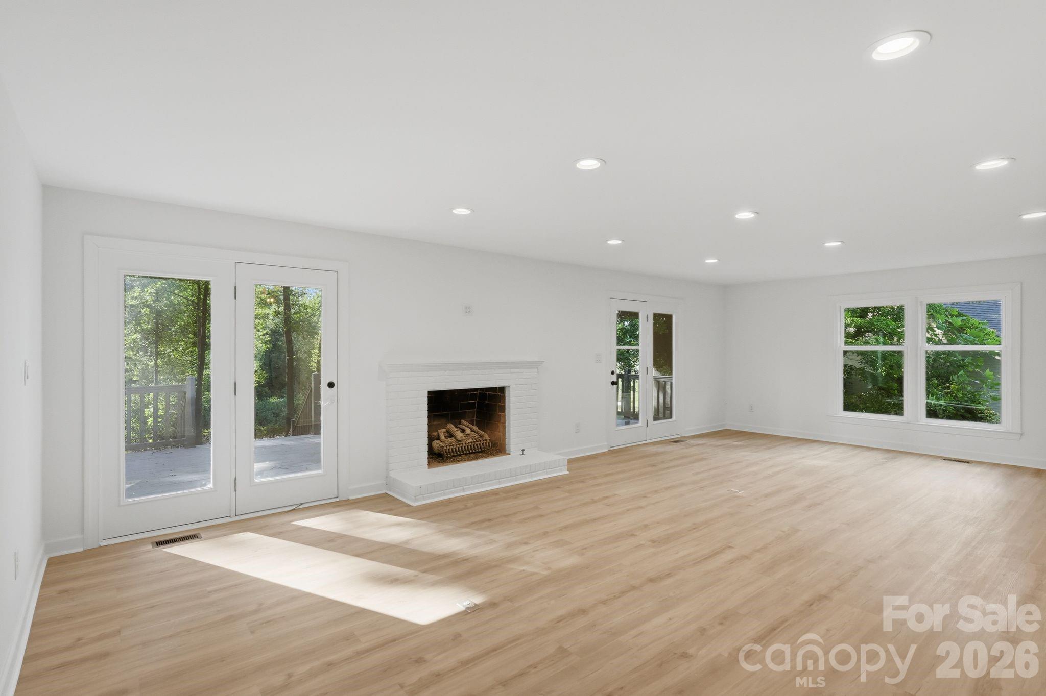 3323 Lincoln Lane Property Photo 15