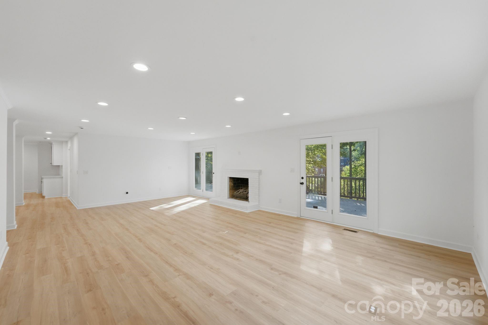 3323 Lincoln Lane Property Photo 19