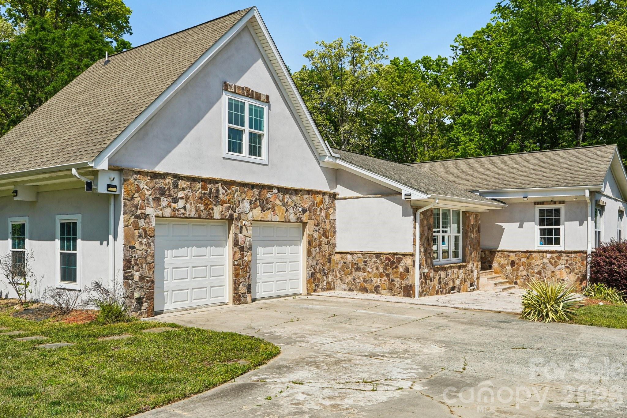 605 Allen Way Property Photo 3