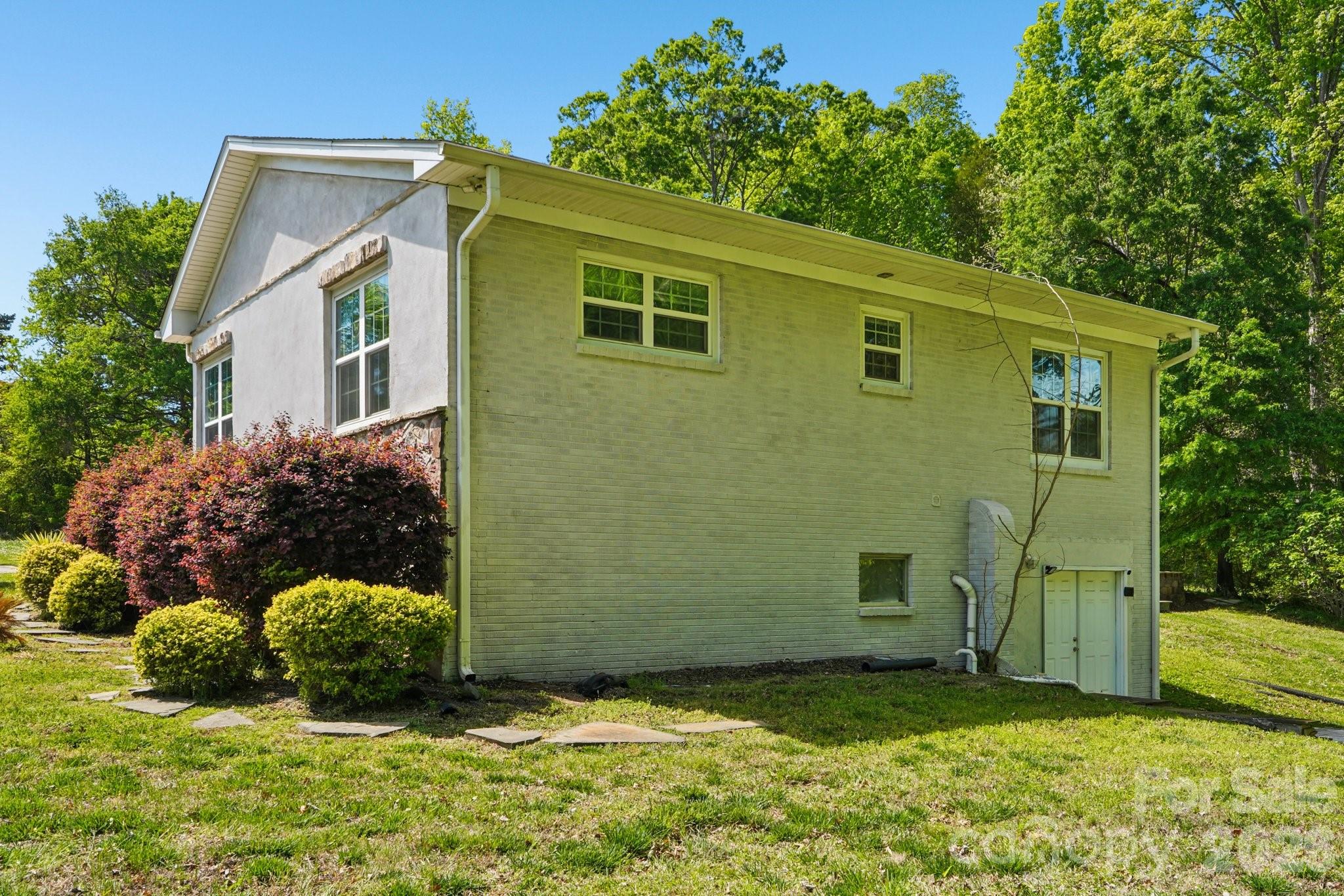 605 Allen Way Property Photo 27