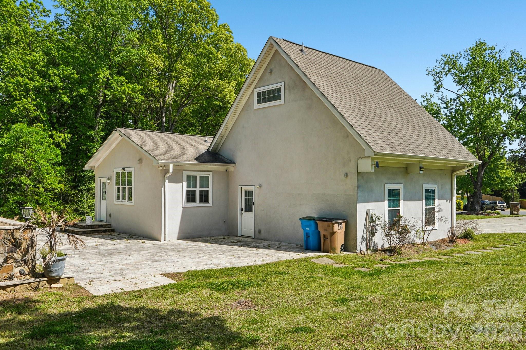 605 Allen Way Property Photo 32