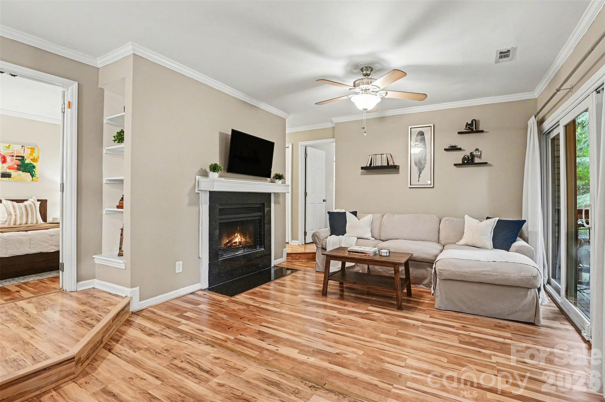 1109 E Morehead Street 5 Property Photo 5