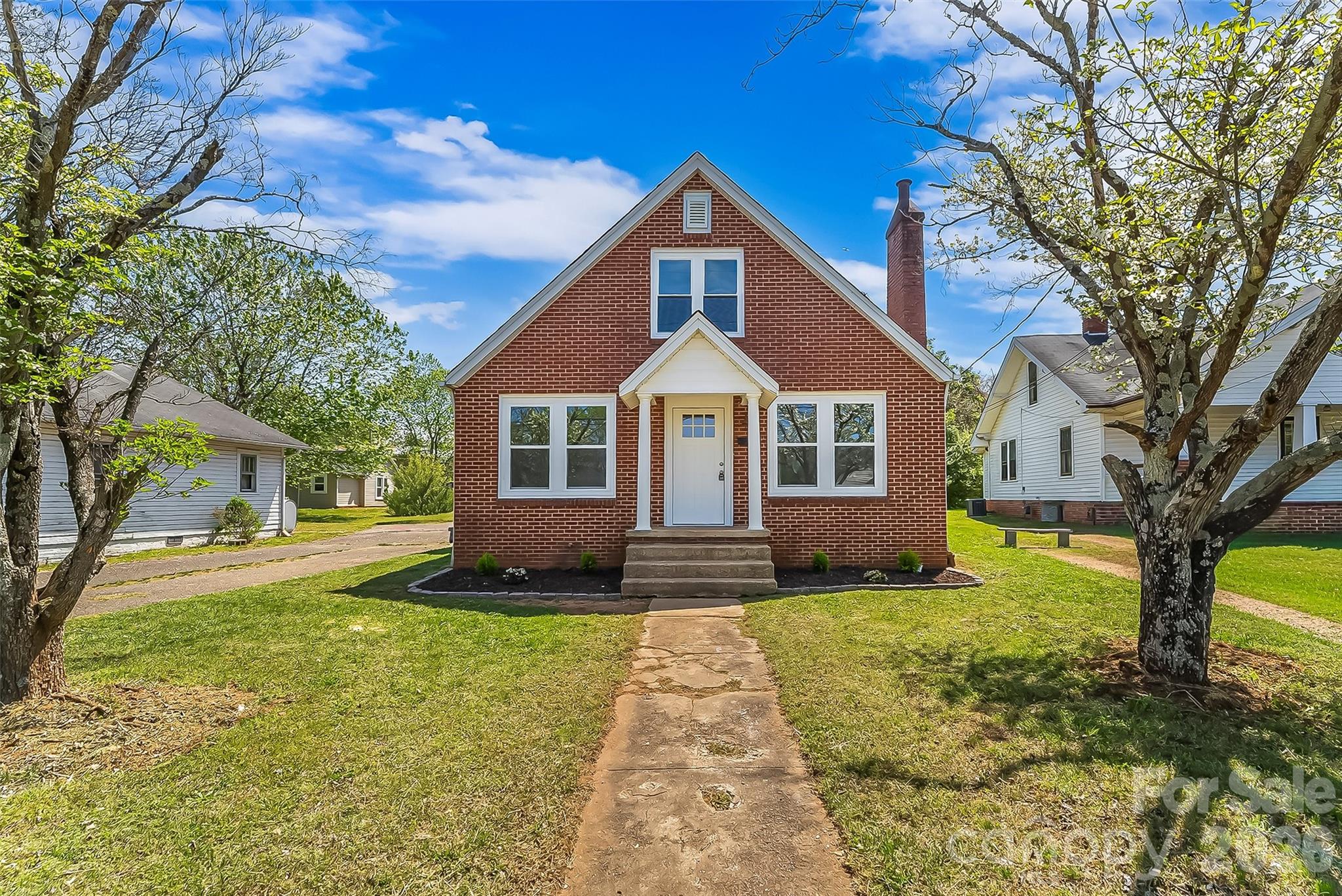 608 E Concord Street Property Photo 1