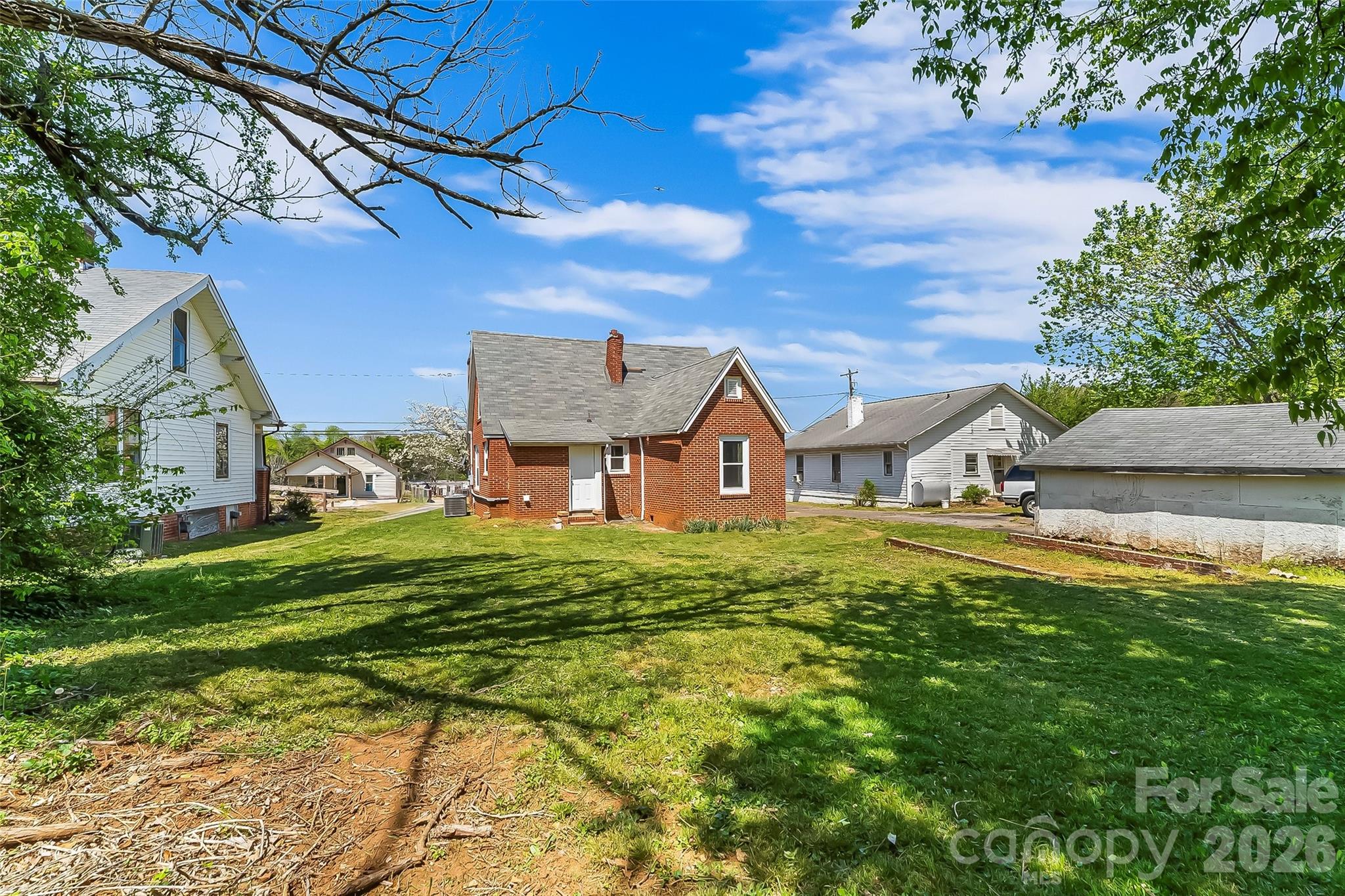 608 E Concord Street Property Photo 22