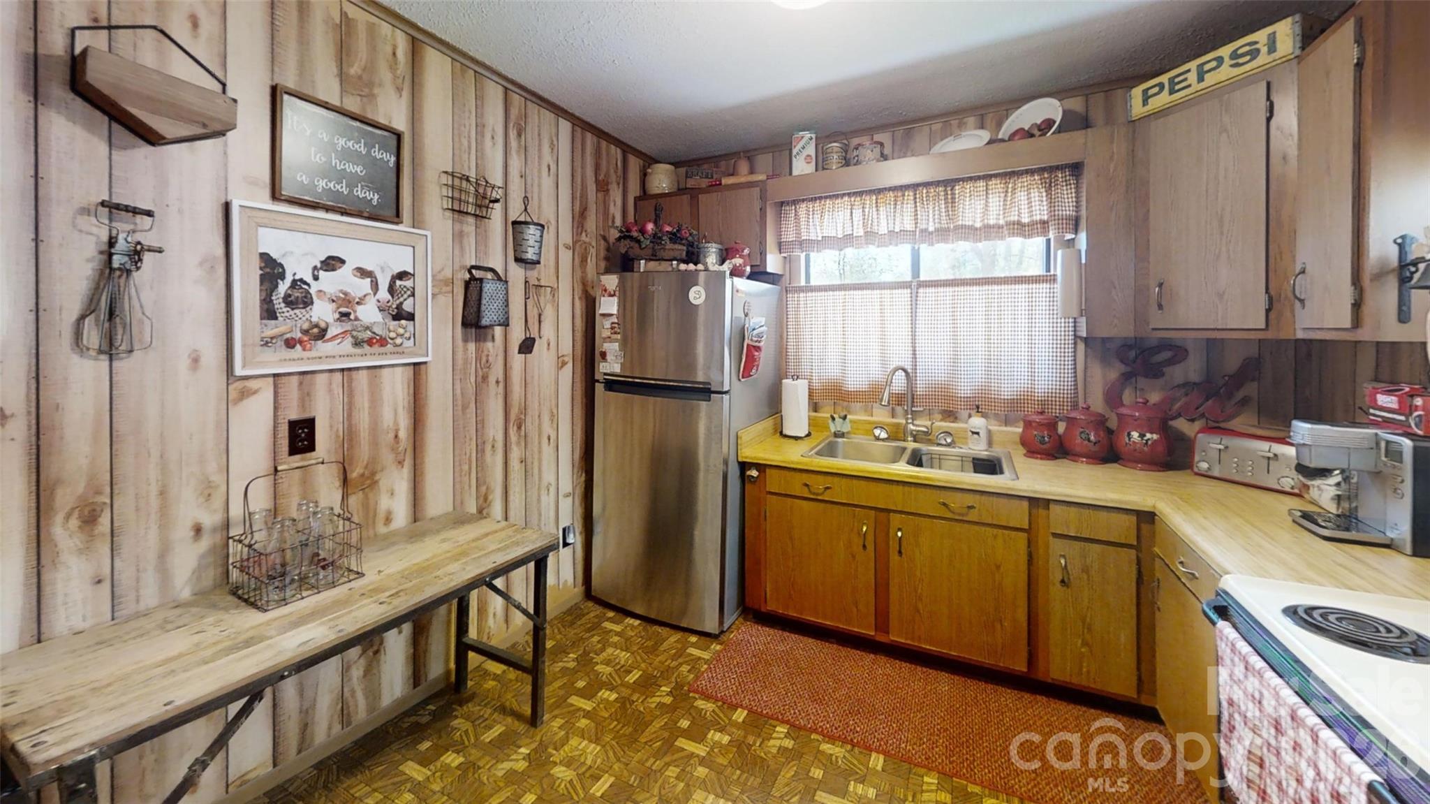 321 Doris Lisa View Drive Property Photo 11