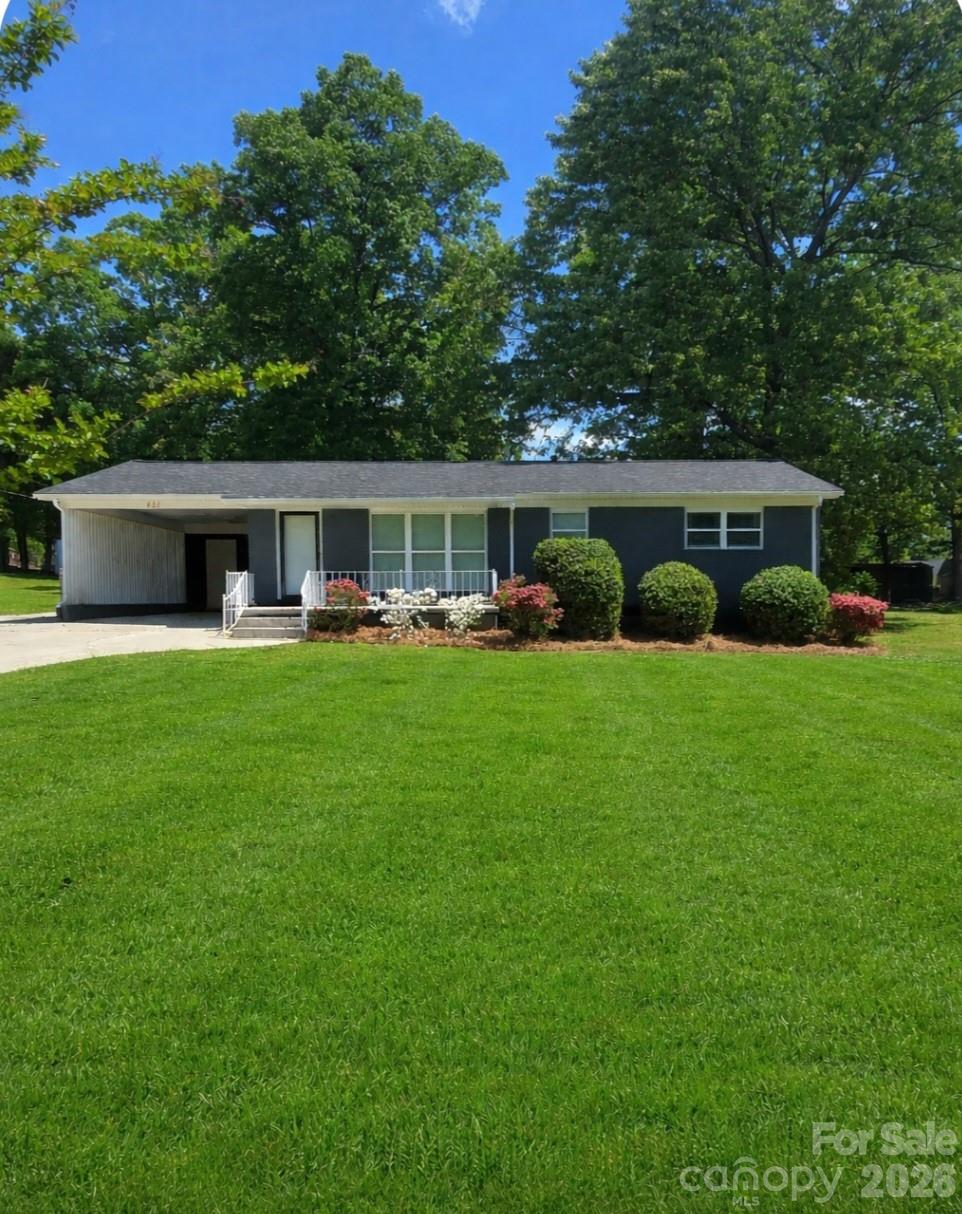 421 Kingfield Drive Property Photo 1