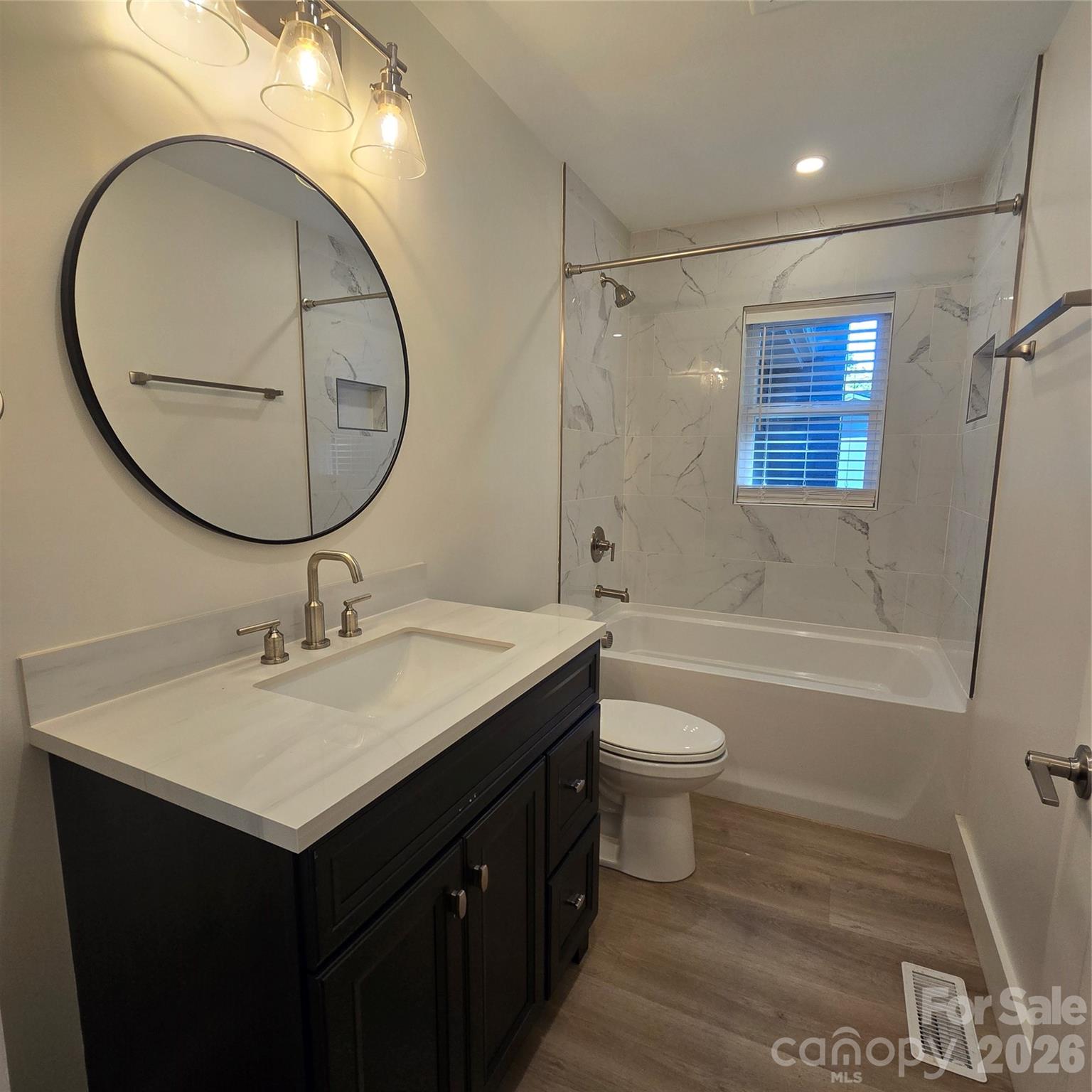 421 Kingfield Drive Property Photo 9