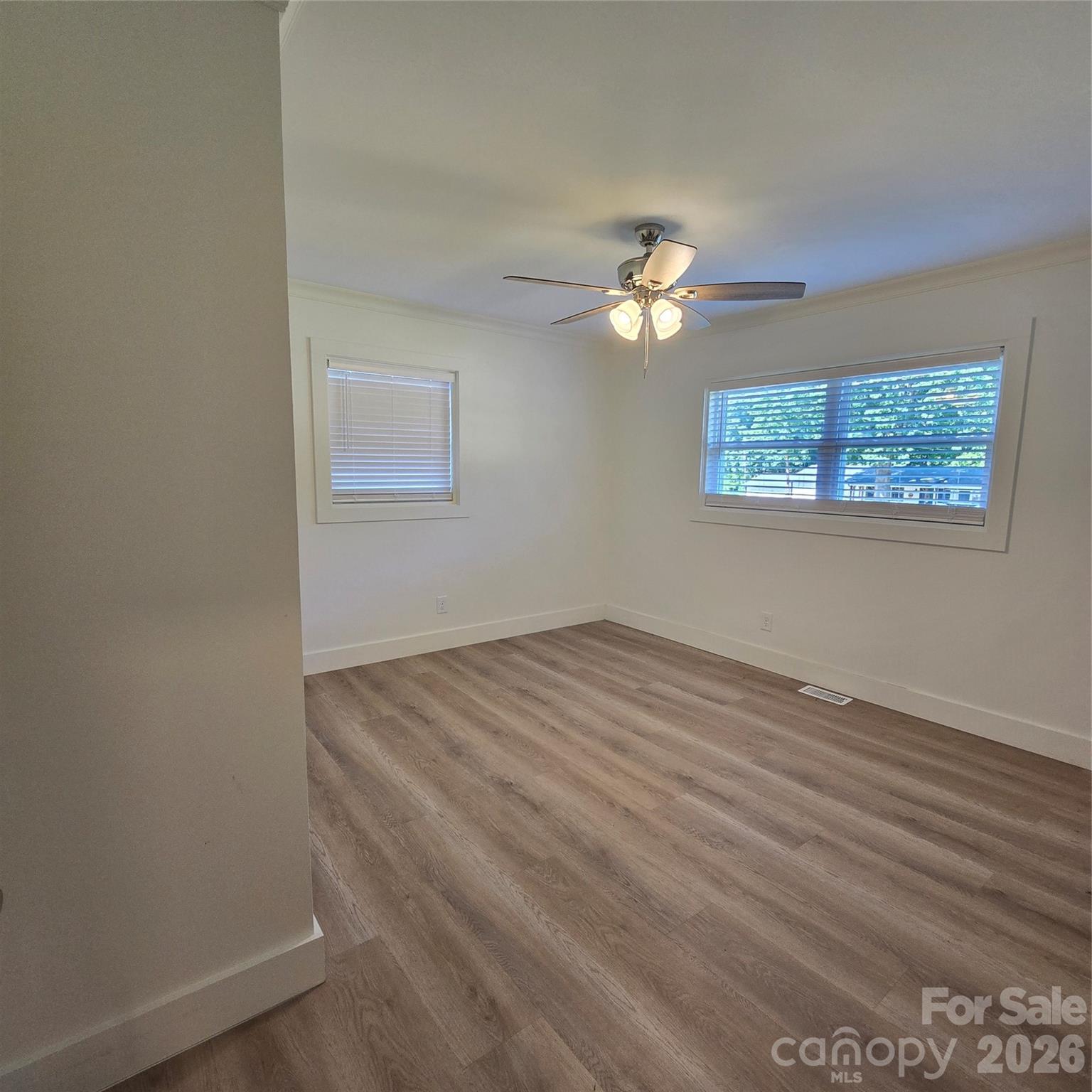 421 Kingfield Drive Property Photo 10