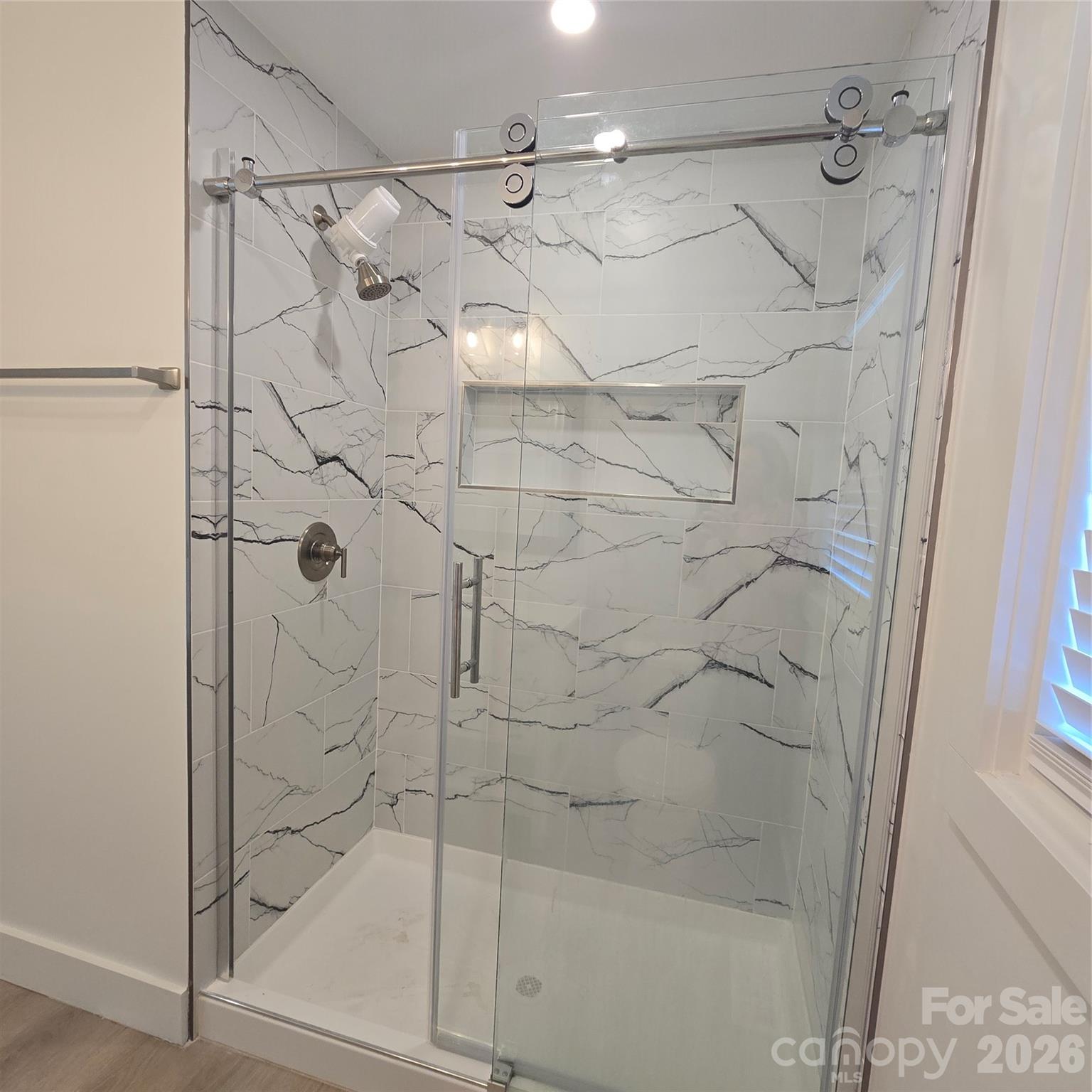 421 Kingfield Drive Property Photo 13