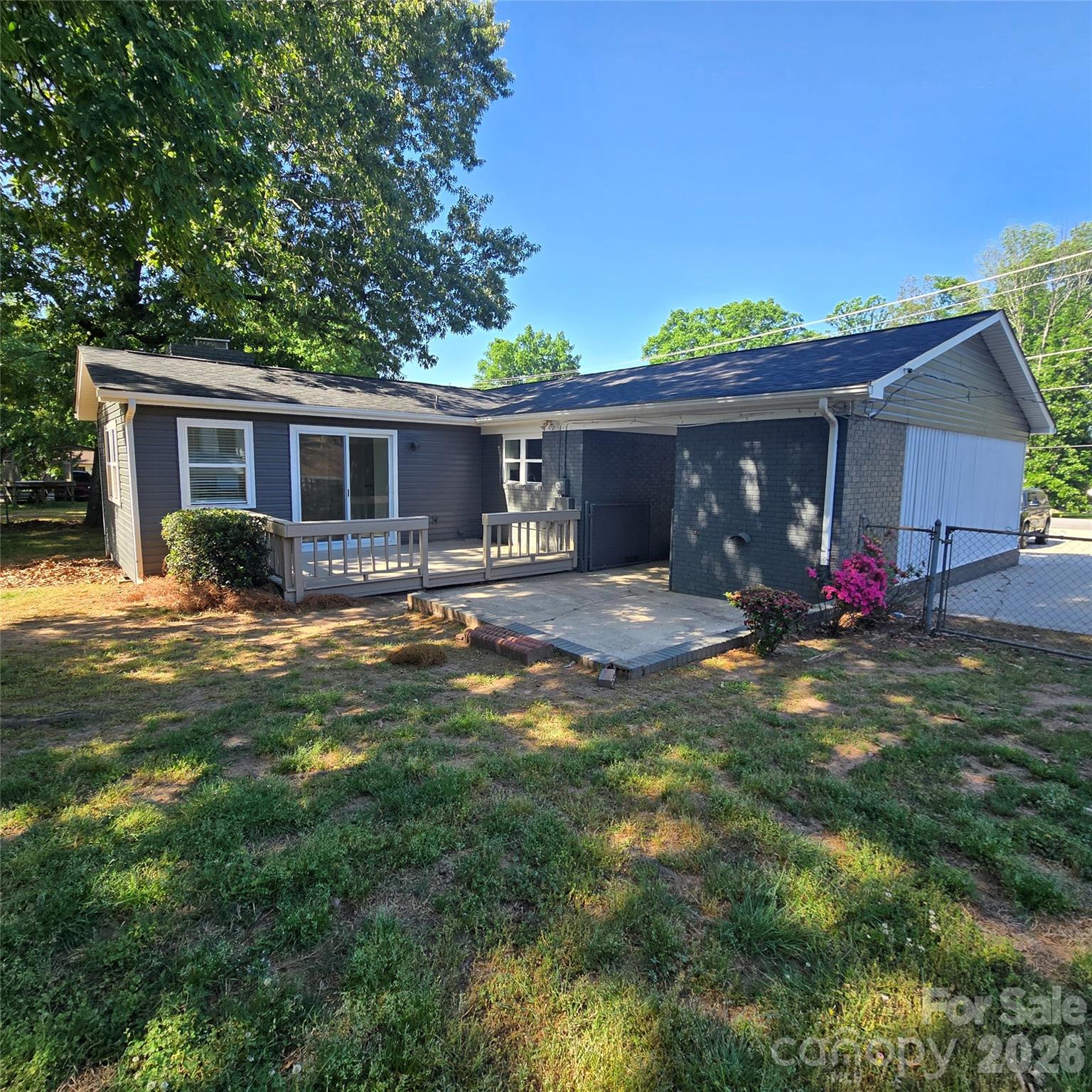 421 Kingfield Drive Property Photo 19