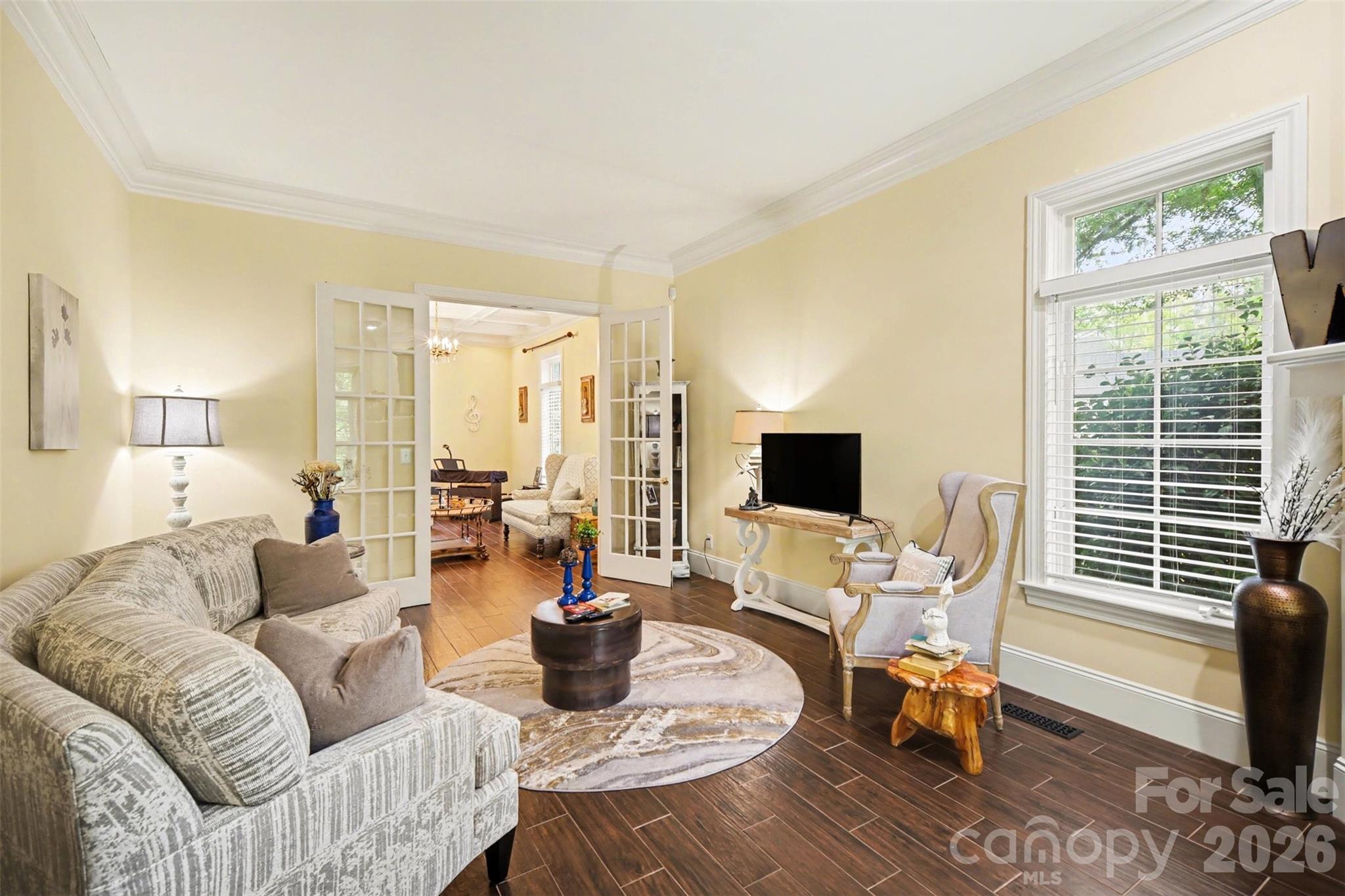 2929 Laura Road Property Photo 8