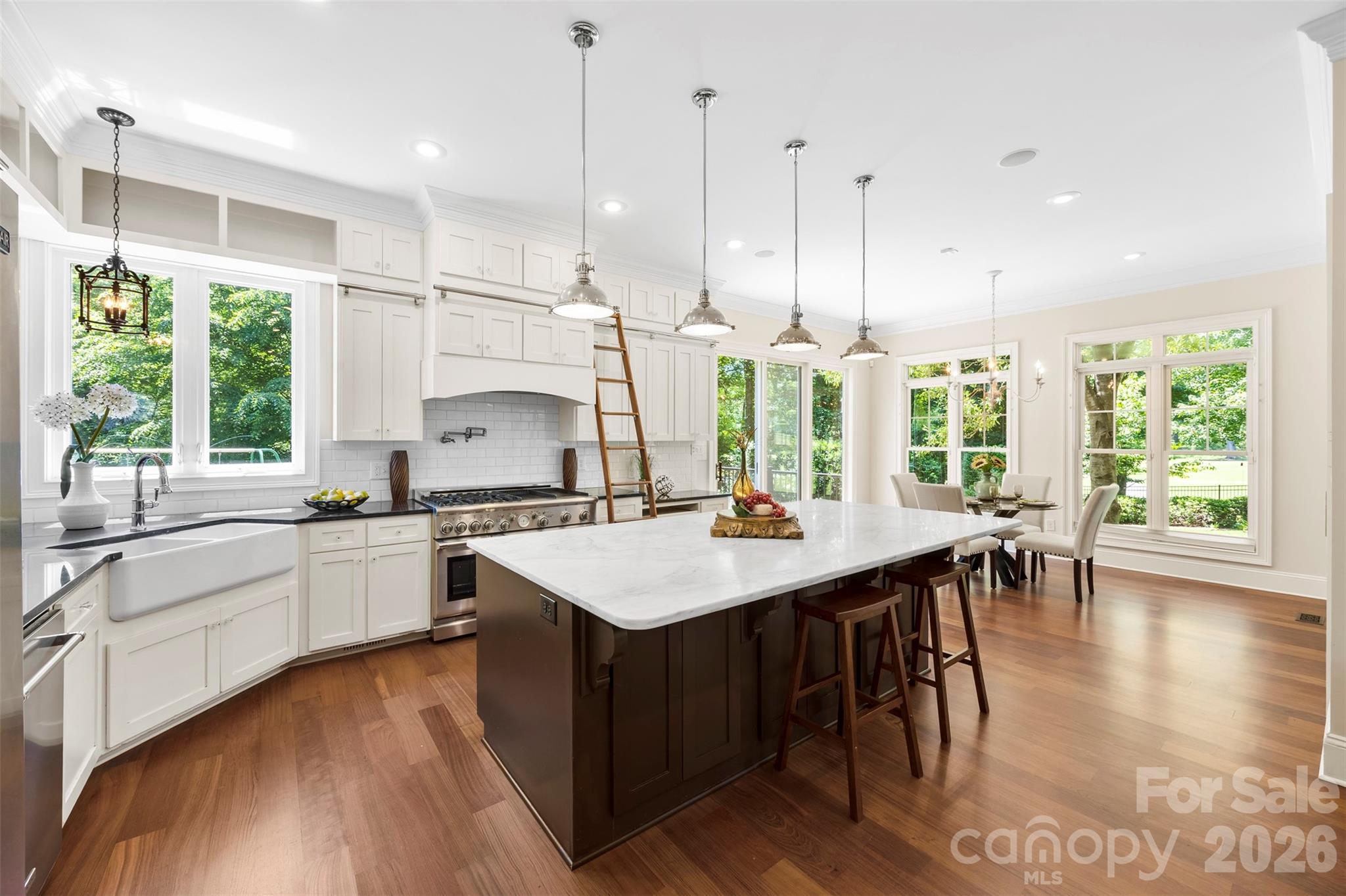 3729 Eaglebrook Drive Property Photo 10