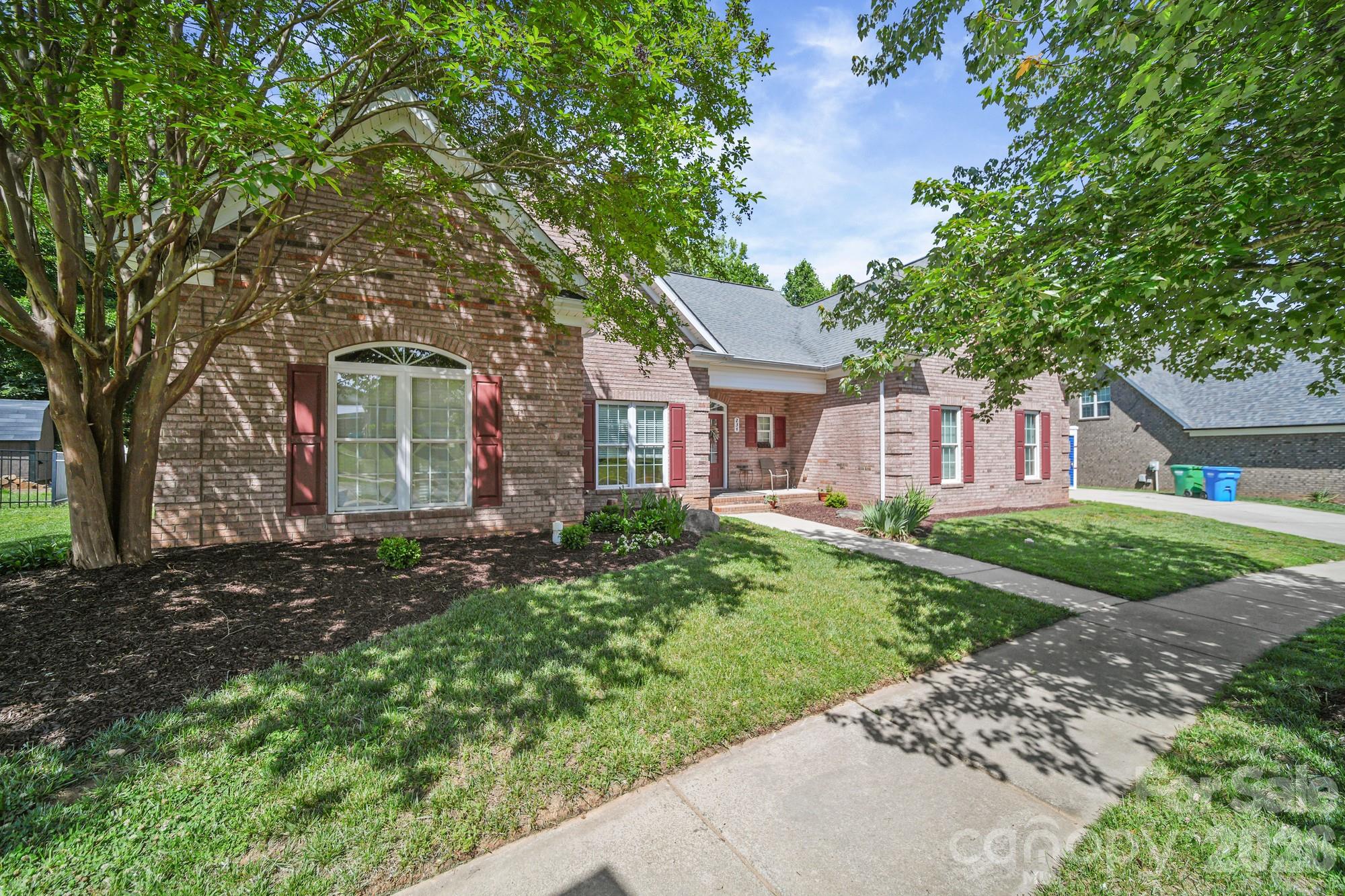 234 Lagoda Drive Property Photo 1