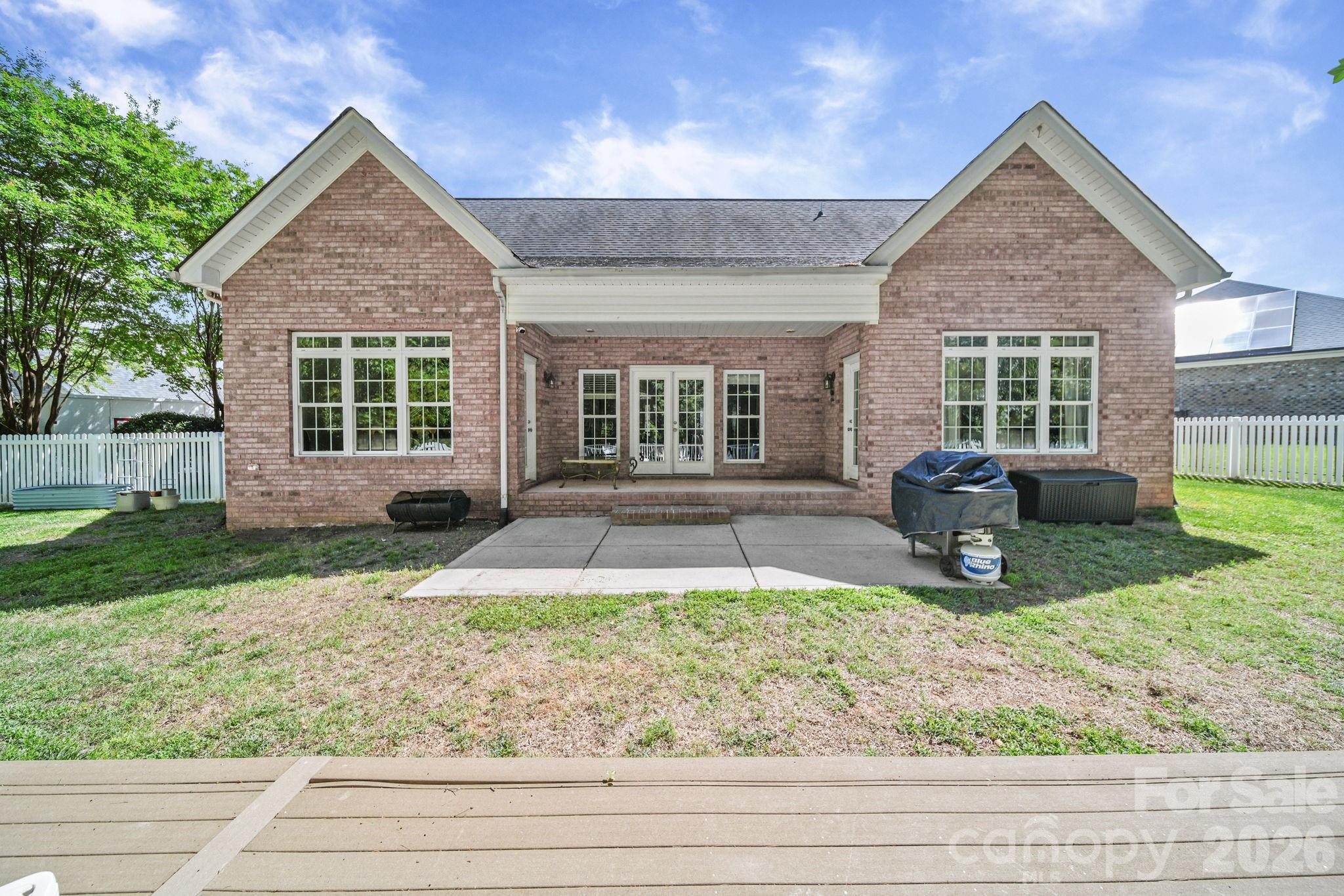 234 Lagoda Drive Property Photo 7