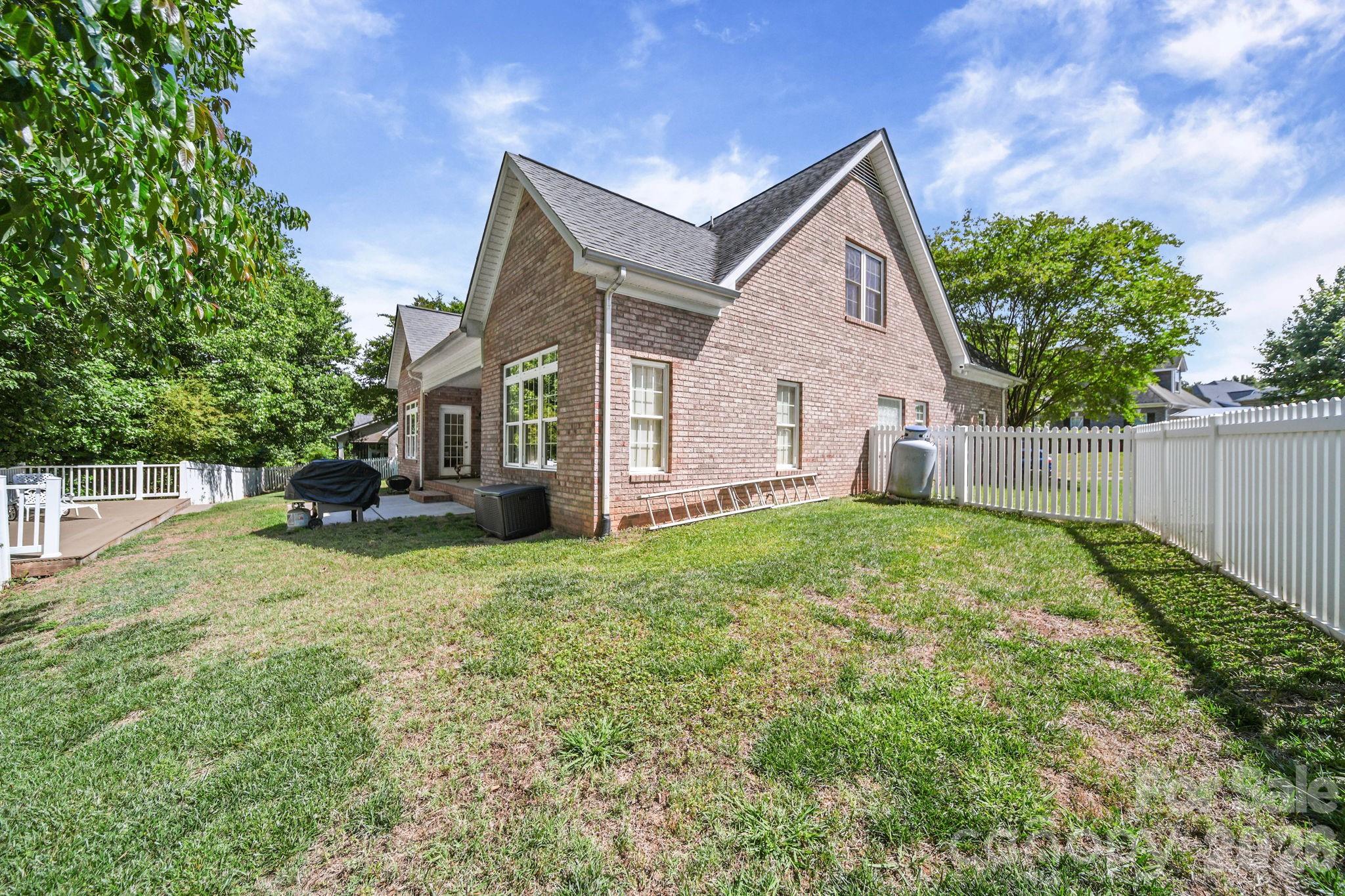 234 Lagoda Drive Property Photo 8