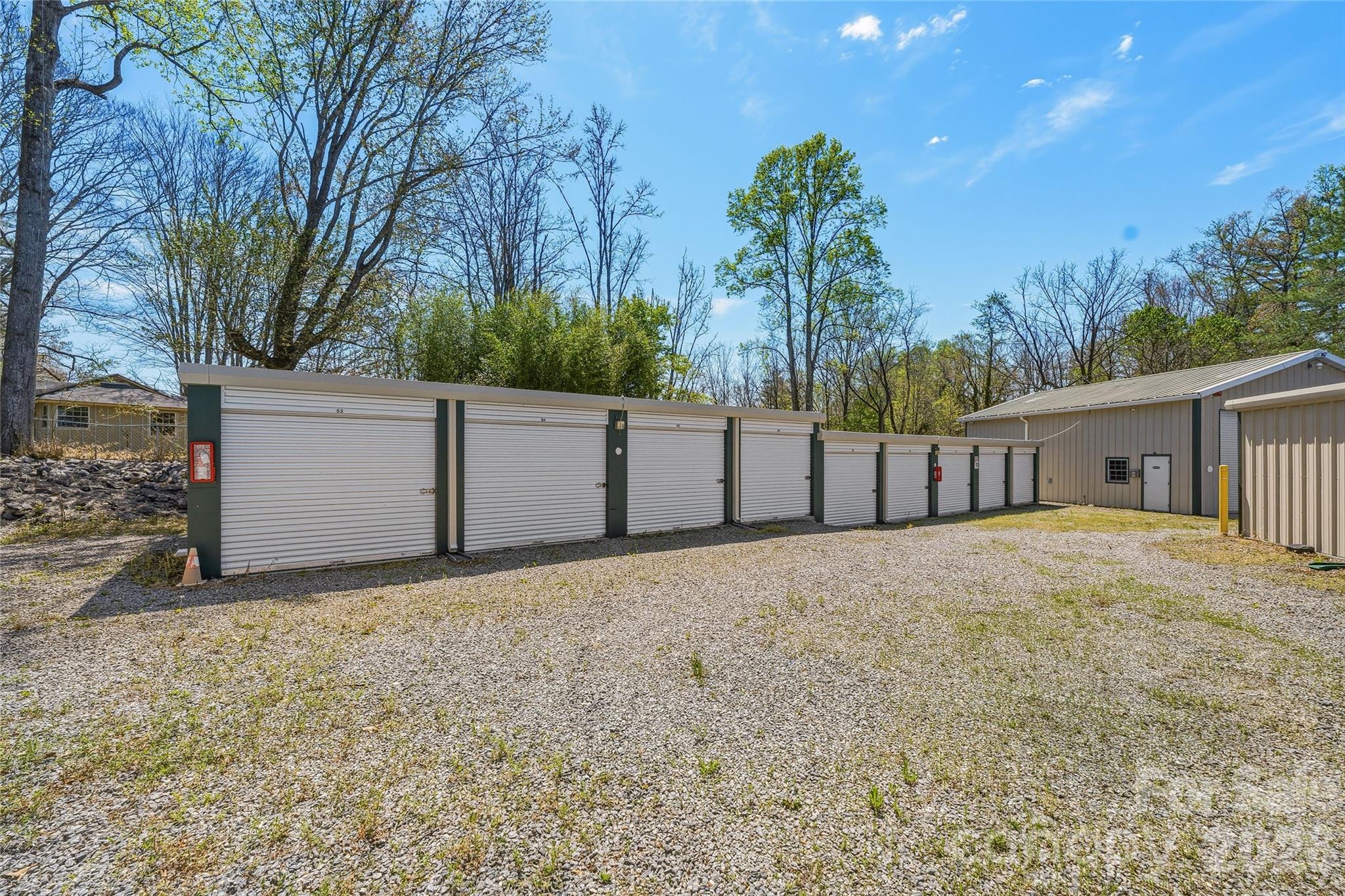 130 Oakland Hill Drive Property Photo 11