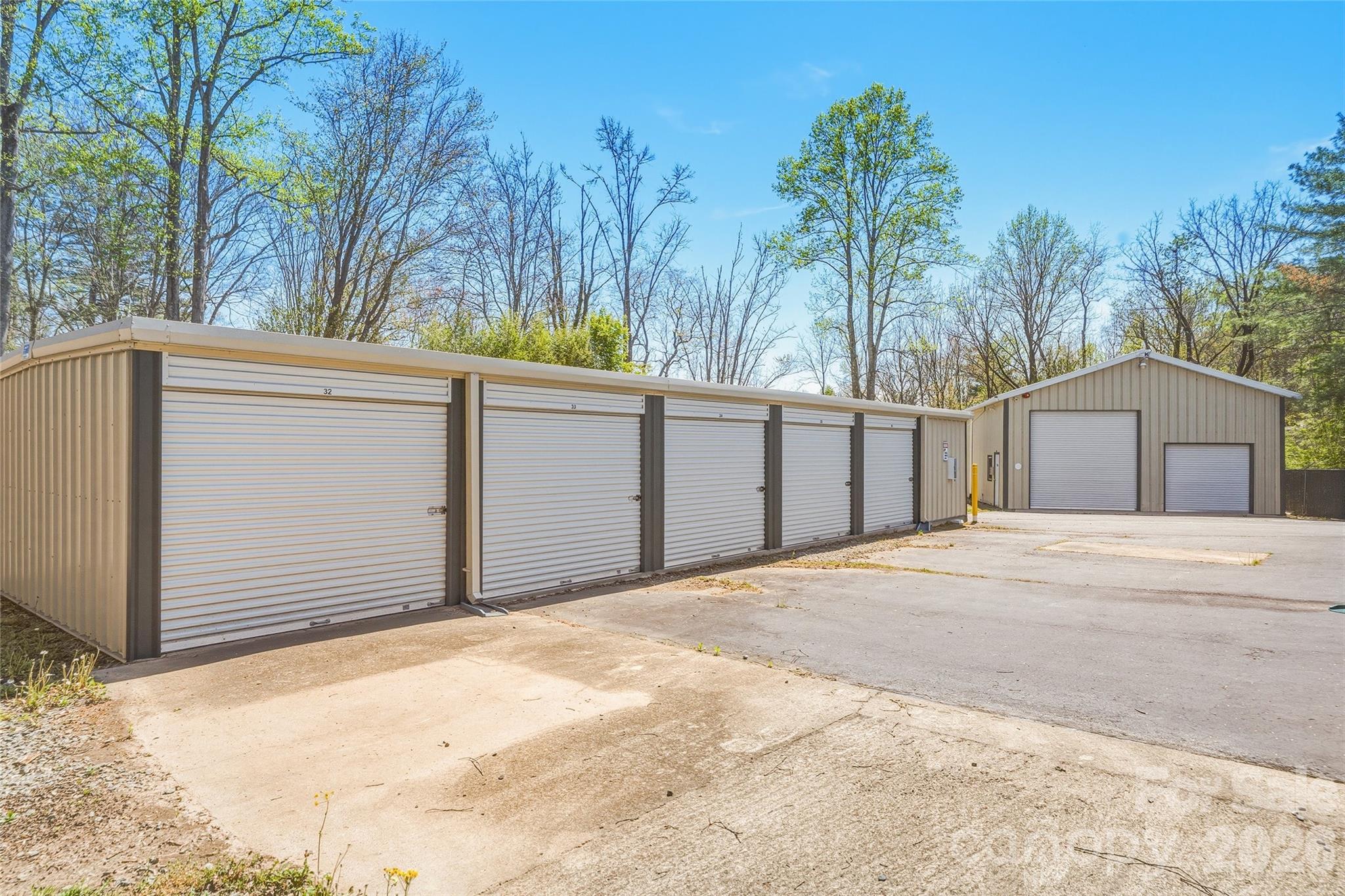 130 Oakland Hill Drive Property Photo 13