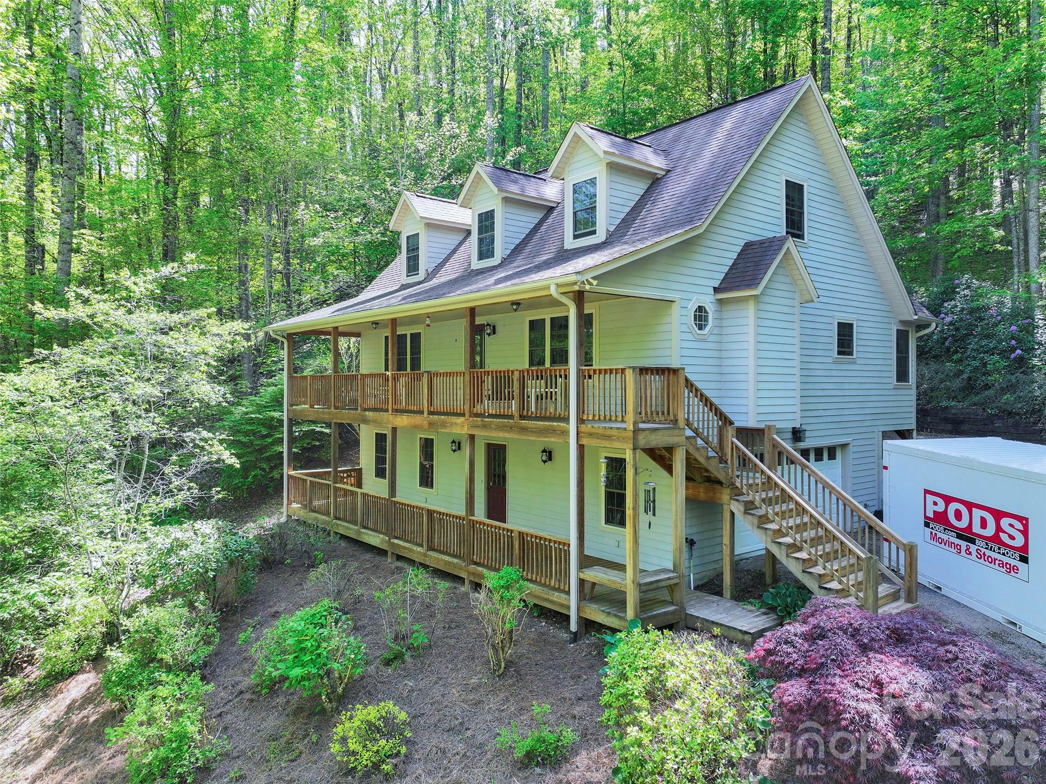 93 Streamside Drive Property Photo 2