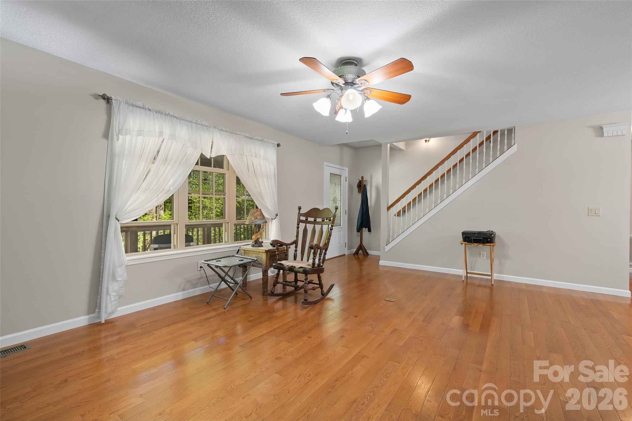93 Streamside Drive Property Photo 6