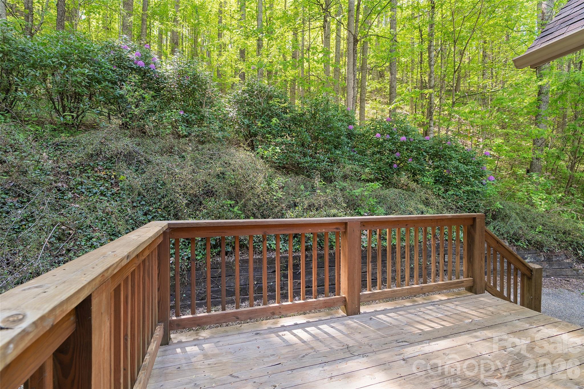93 Streamside Drive Property Photo 26