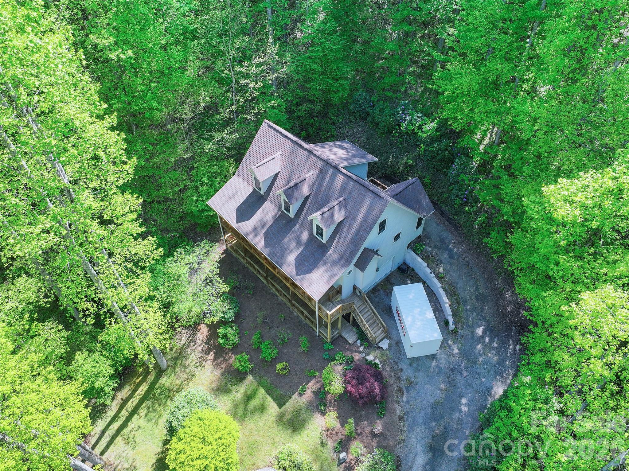 93 Streamside Drive Property Photo 29