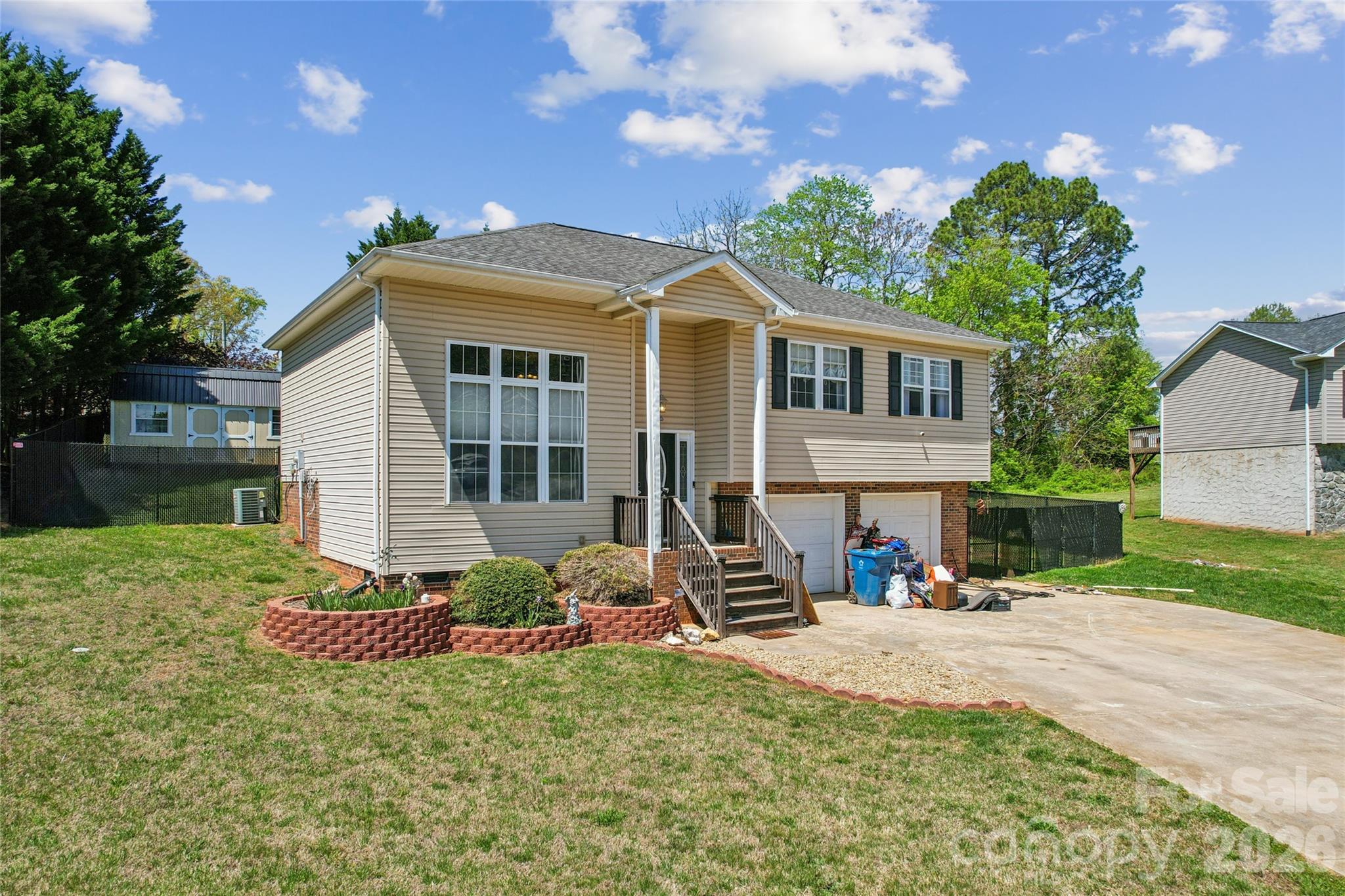 4 Miss Julia Way Property Photo 2