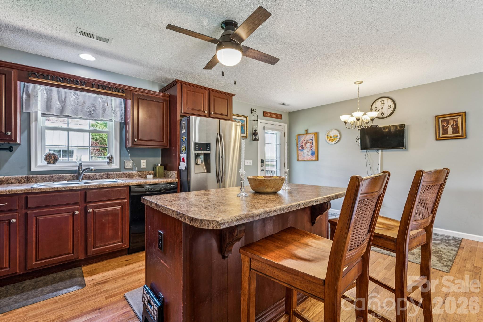 4 Miss Julia Way Property Photo 6