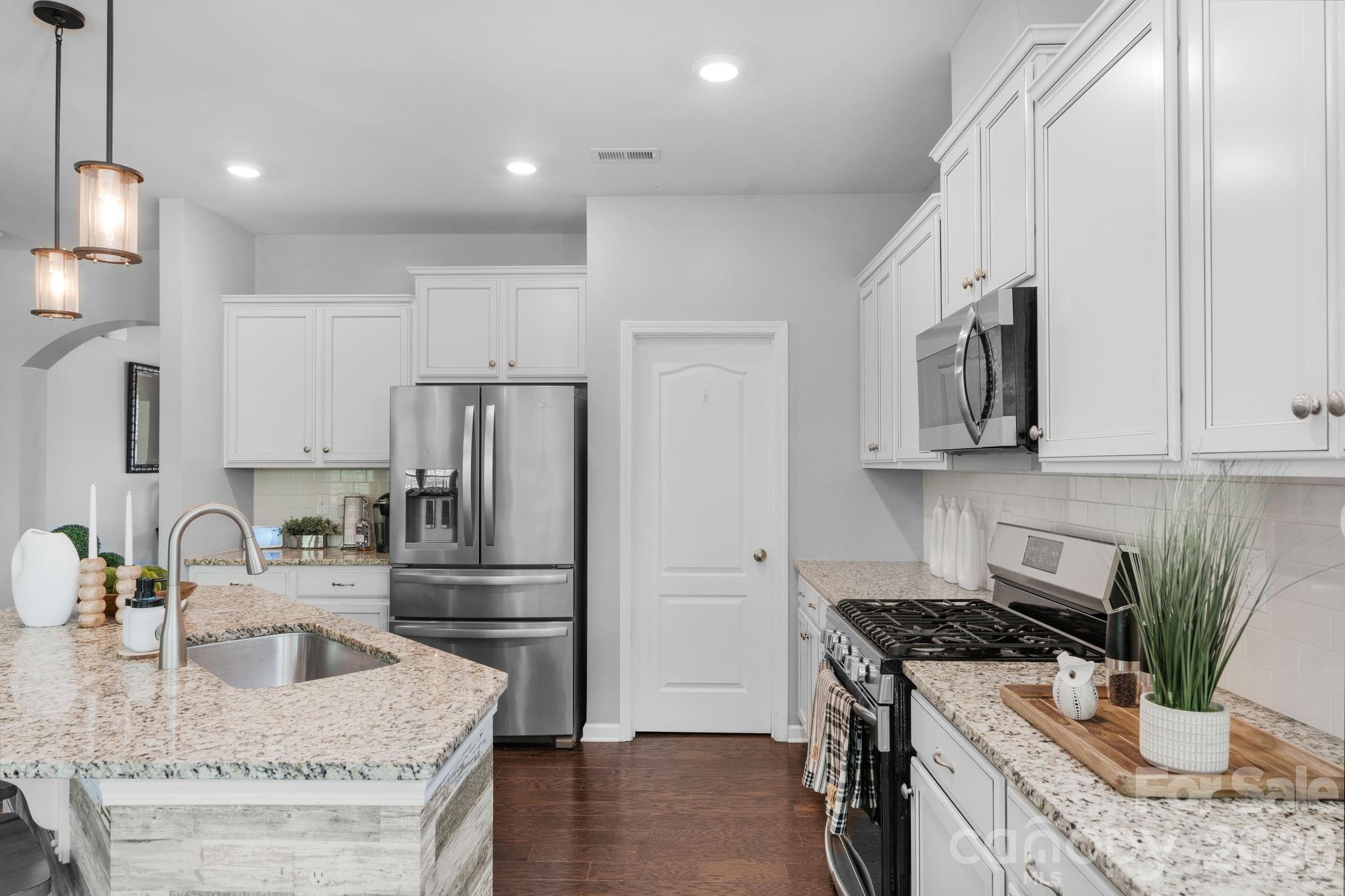 5000 Lily Pond Circle Property Photo 13