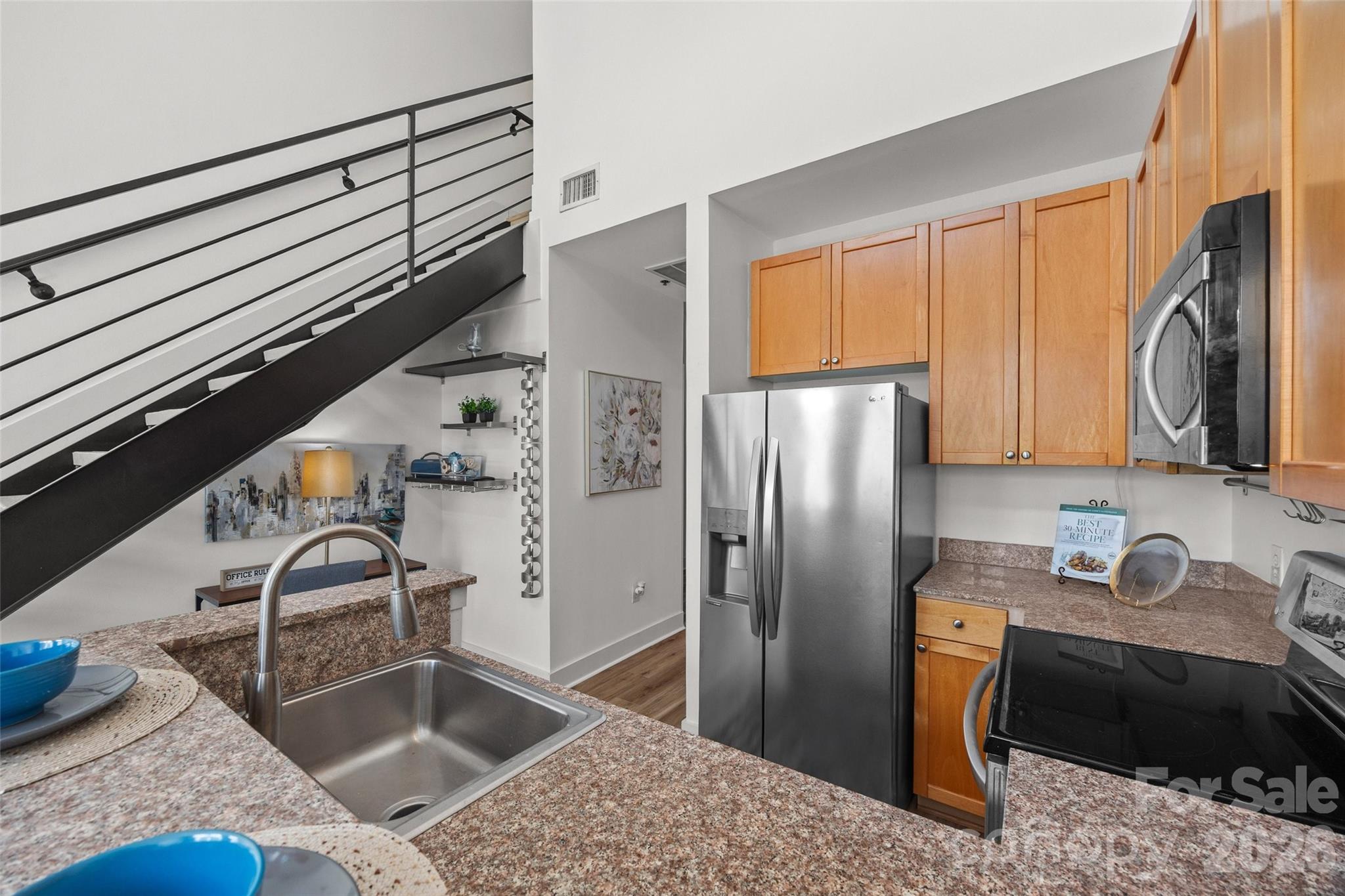 115 E Park Avenue 423 Property Photo 16