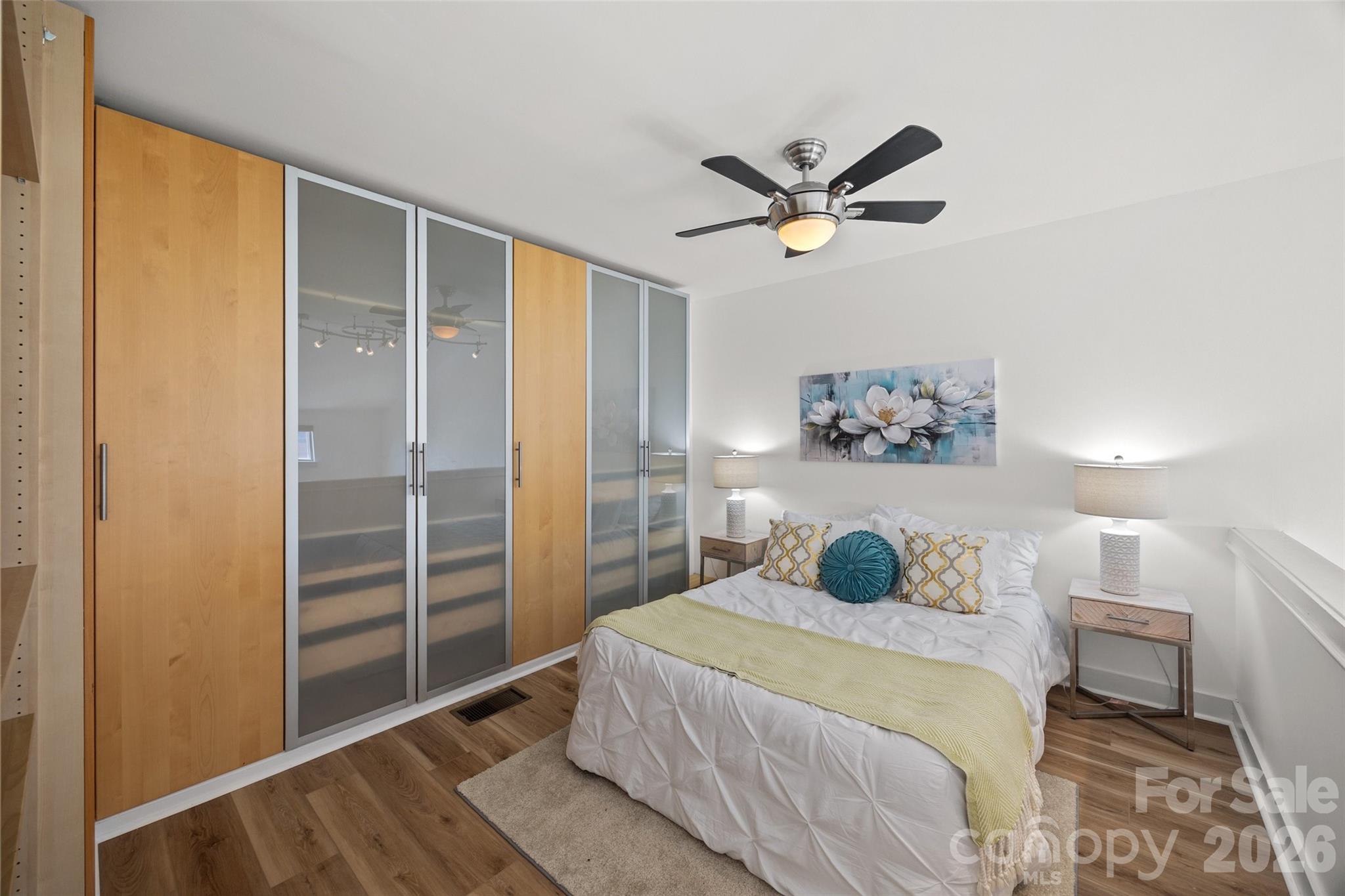 115 E Park Avenue 423 Property Photo 23
