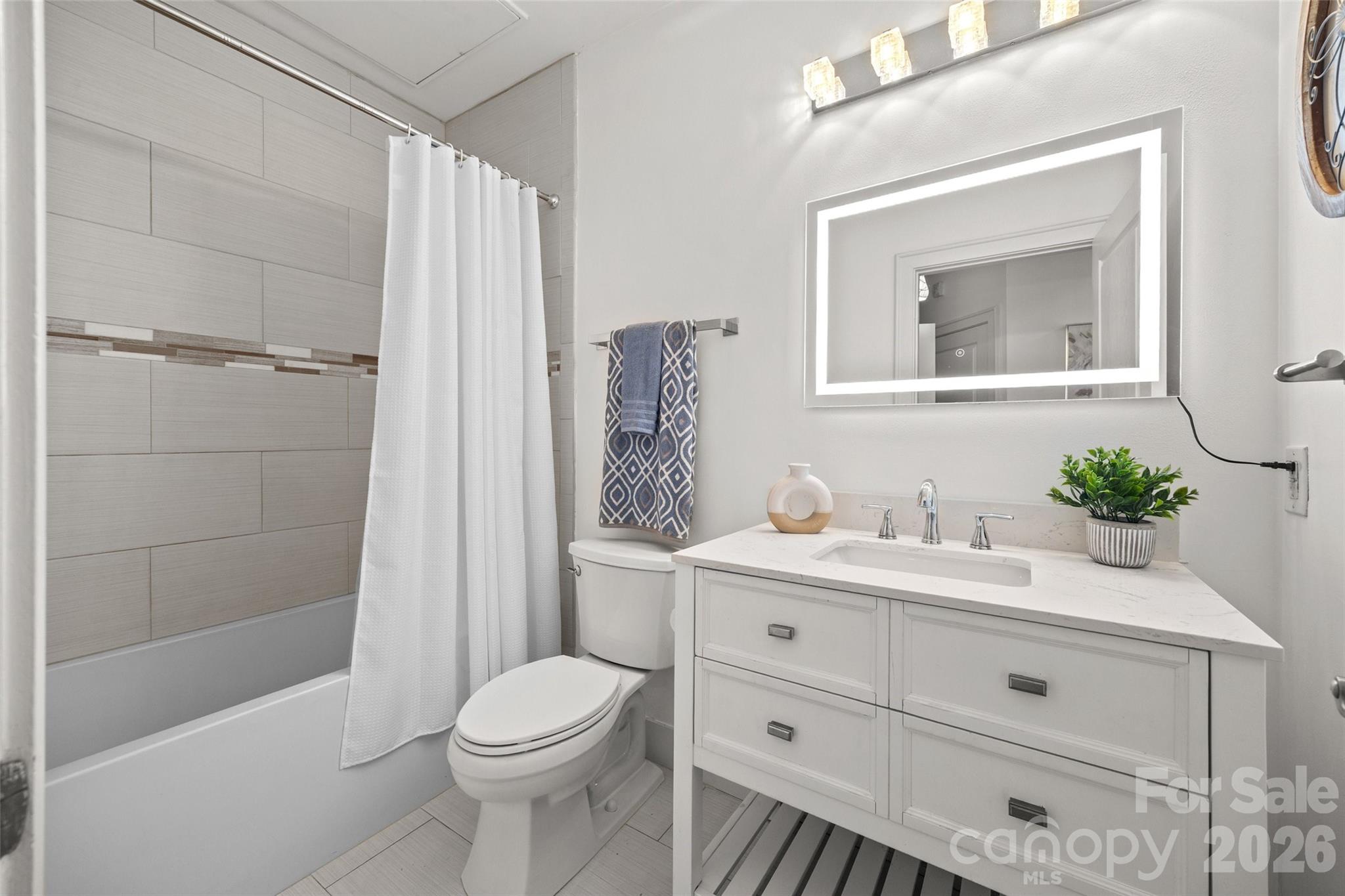 115 E Park Avenue 423 Property Photo 31