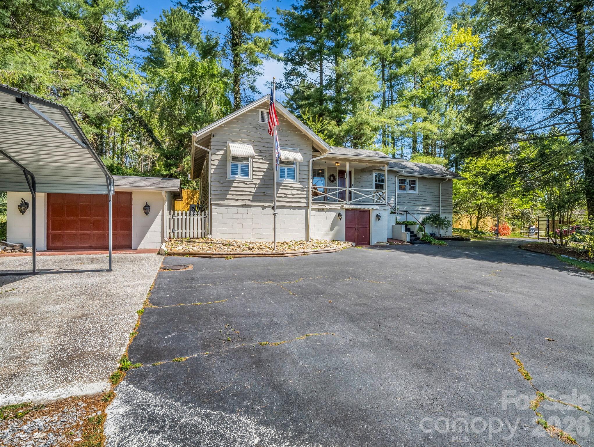 110 Chariton Avenue Property Photo 4
