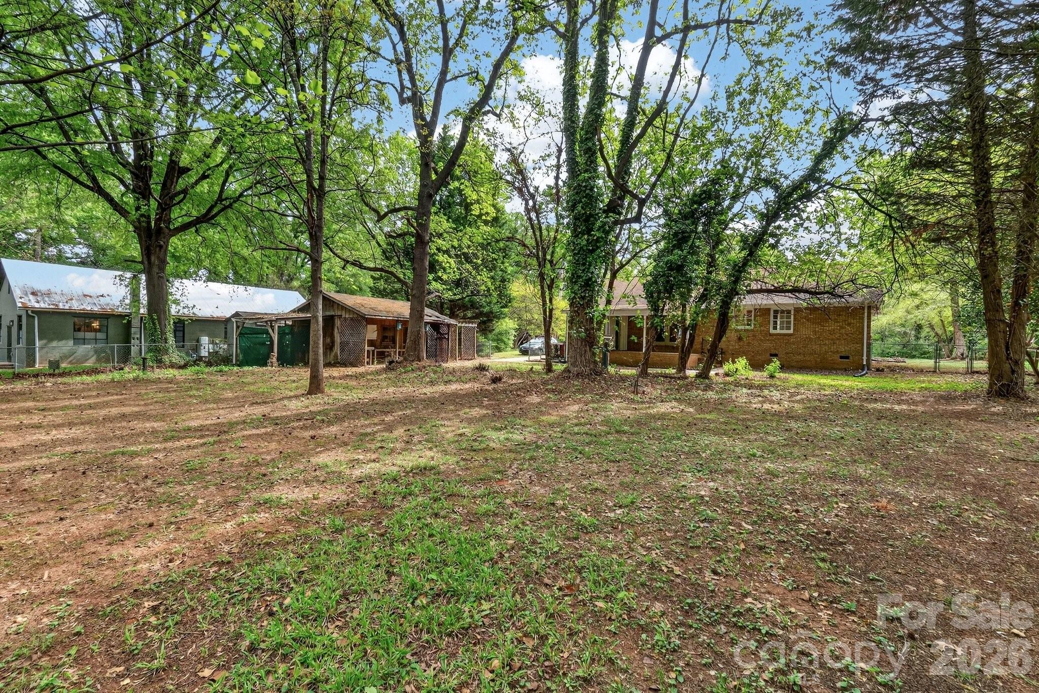 710 Twin Oaks Road Property Photo 4