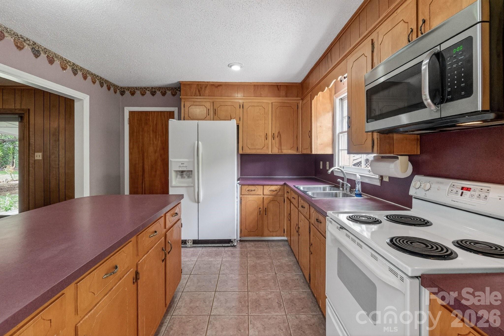 710 Twin Oaks Road Property Photo 9