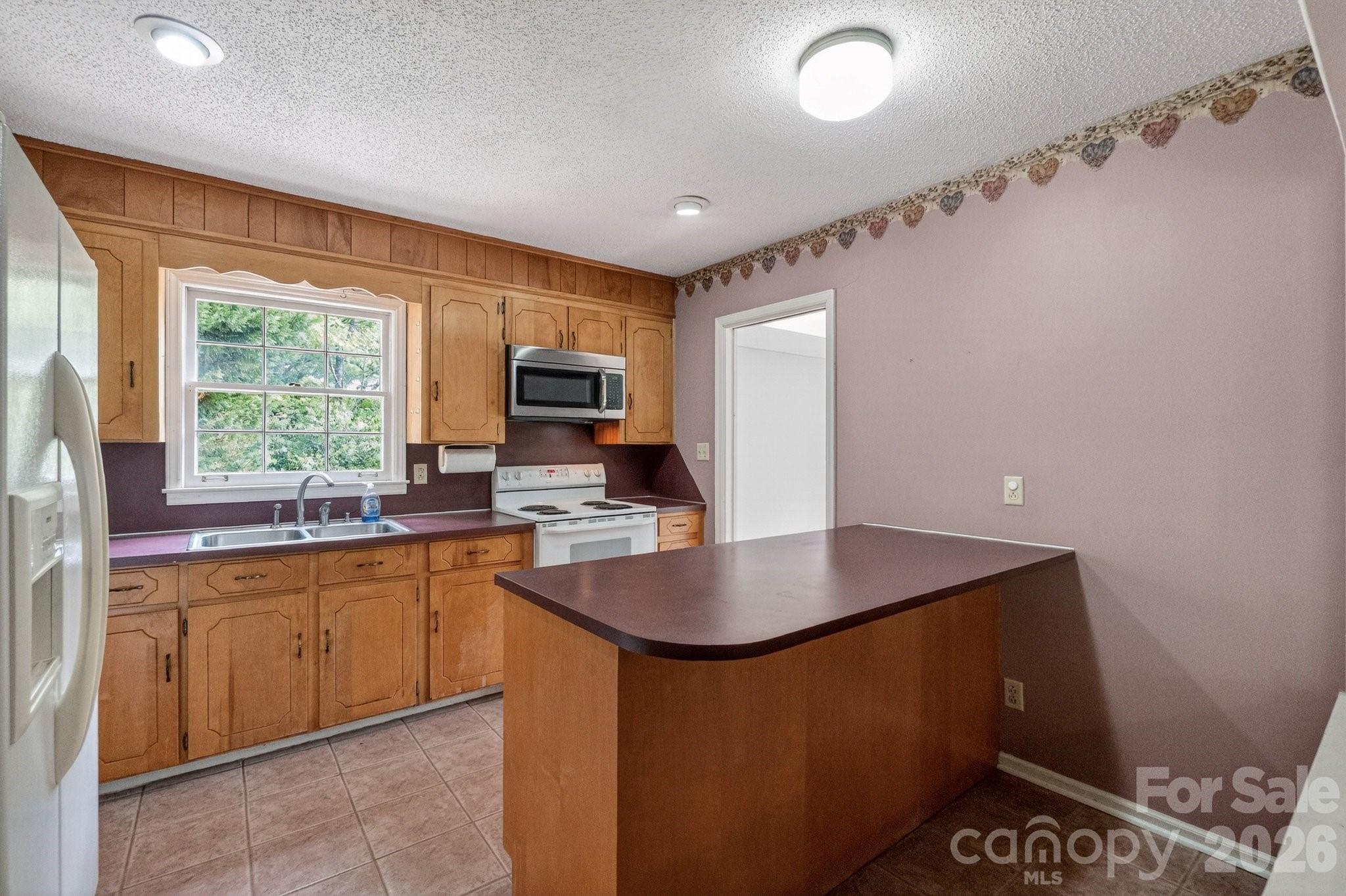 710 Twin Oaks Road Property Photo 12