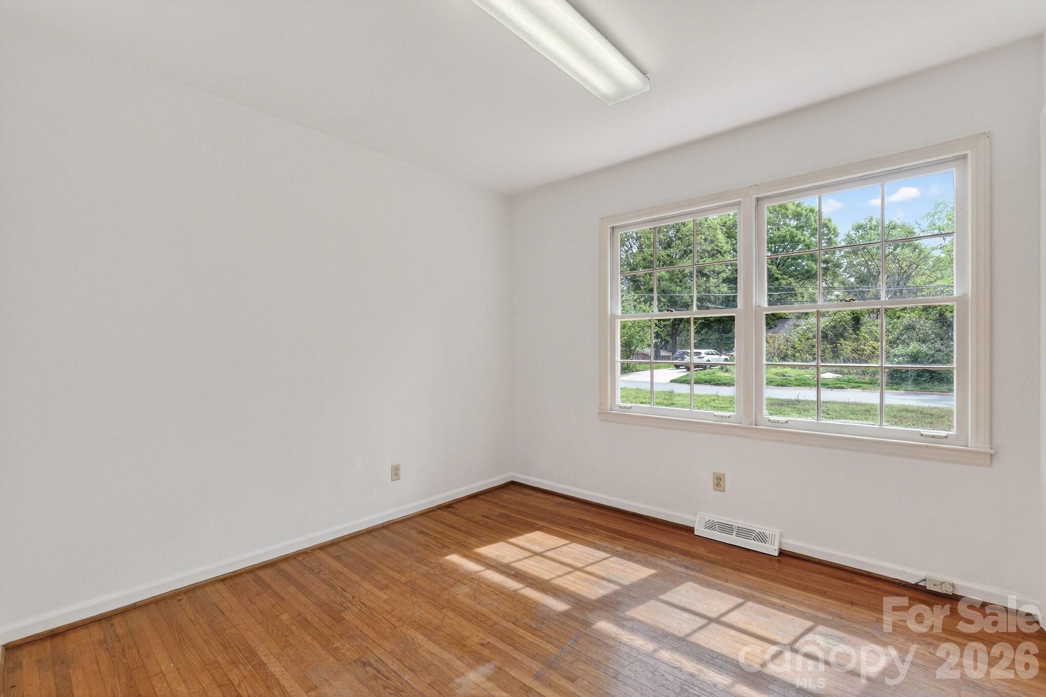 710 Twin Oaks Road Property Photo 22