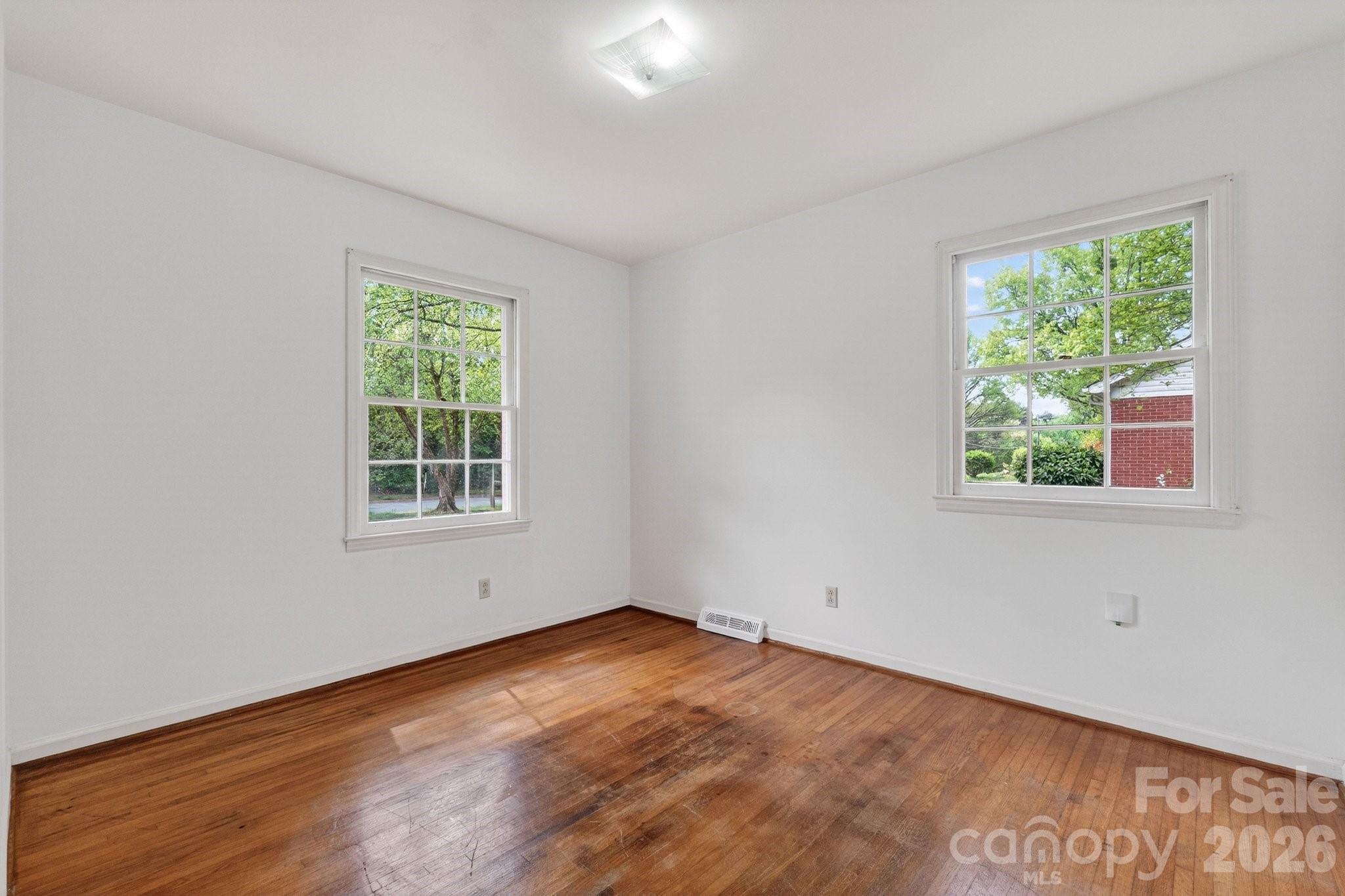 710 Twin Oaks Road Property Photo 25