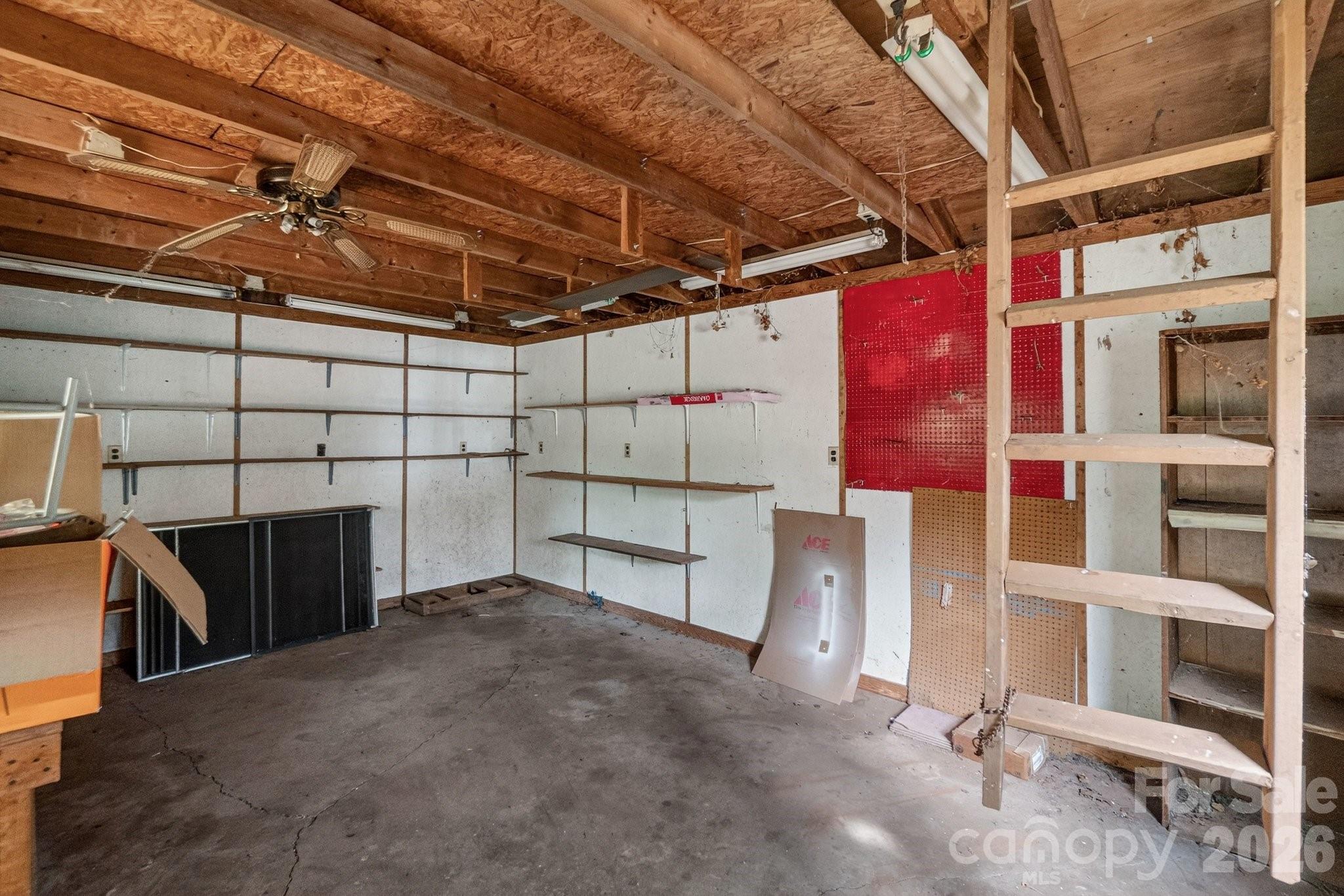710 Twin Oaks Road Property Photo 32