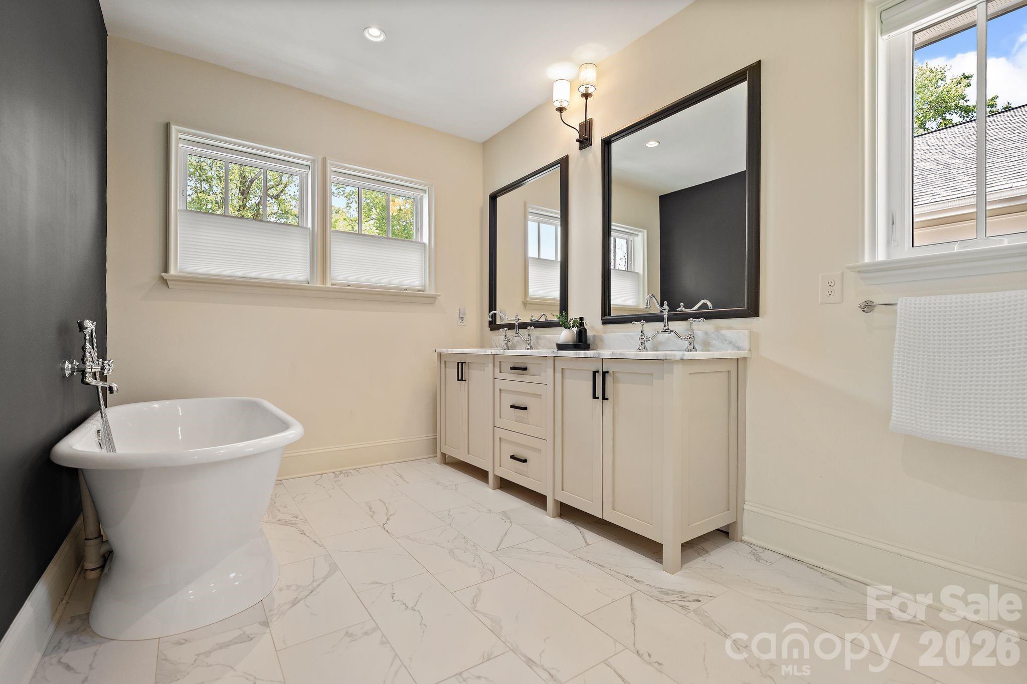 2652 Chesterfield Avenue Property Photo 21
