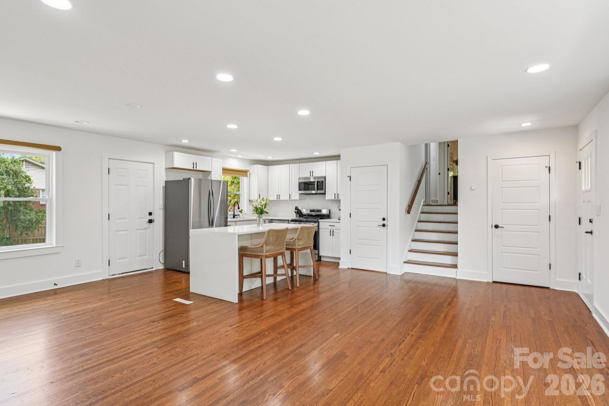 5300 Cheval Place Property Photo 6
