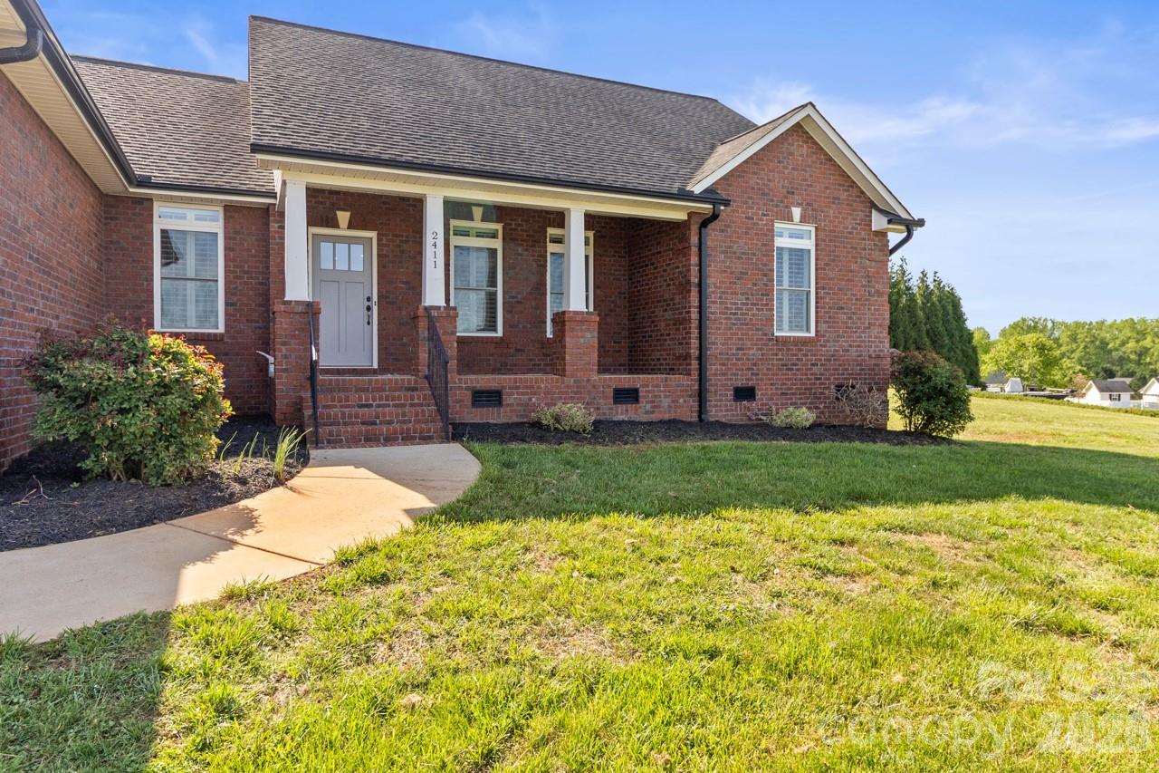 2411 Carriage Lane Property Photo 2
