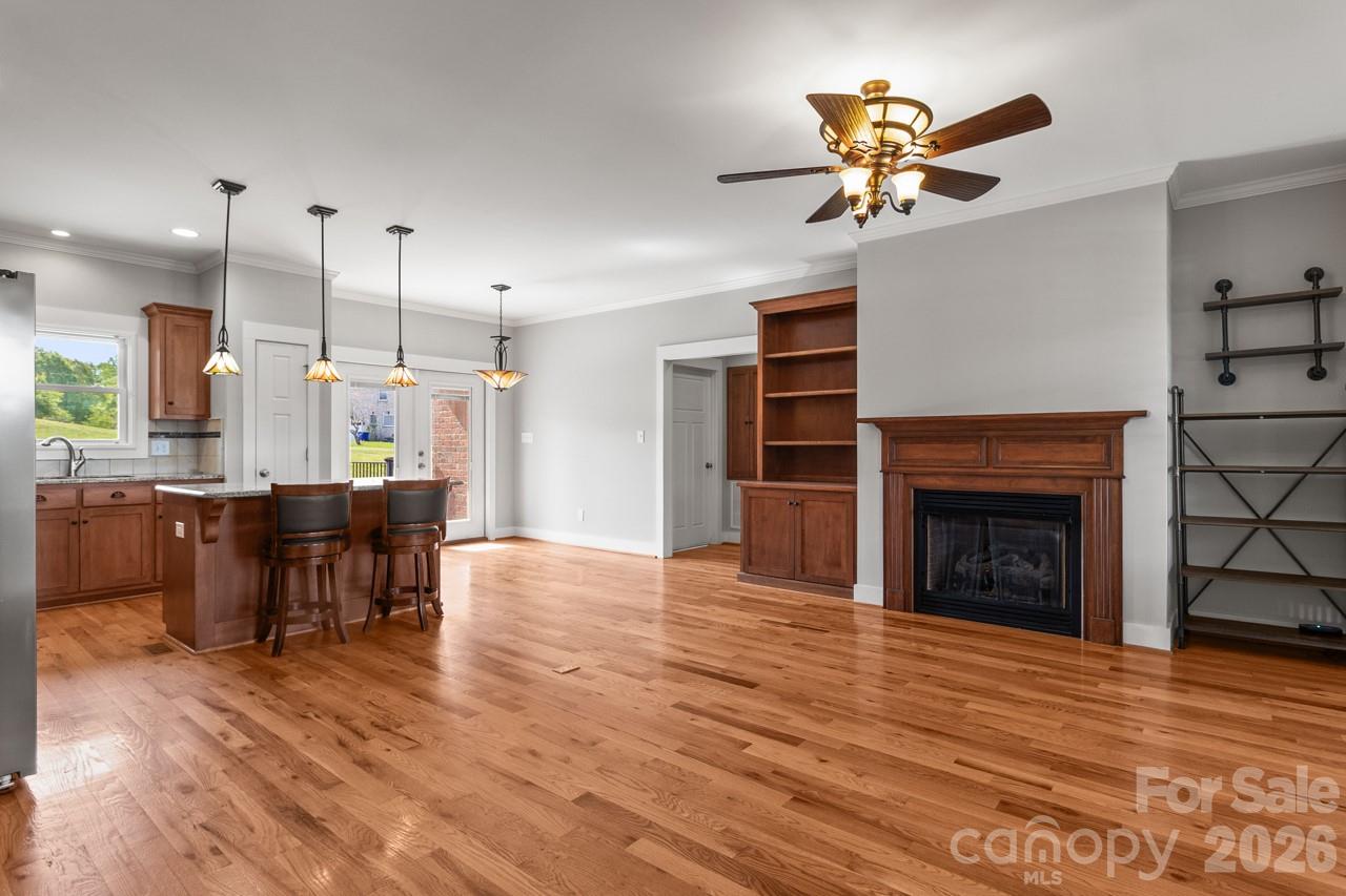 2411 Carriage Lane Property Photo 7