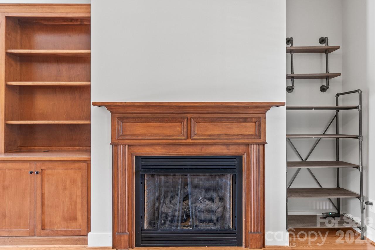 2411 Carriage Lane Property Photo 8
