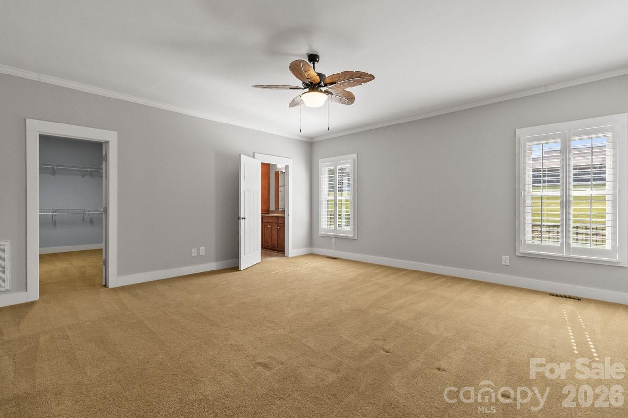 2411 Carriage Lane Property Photo 13
