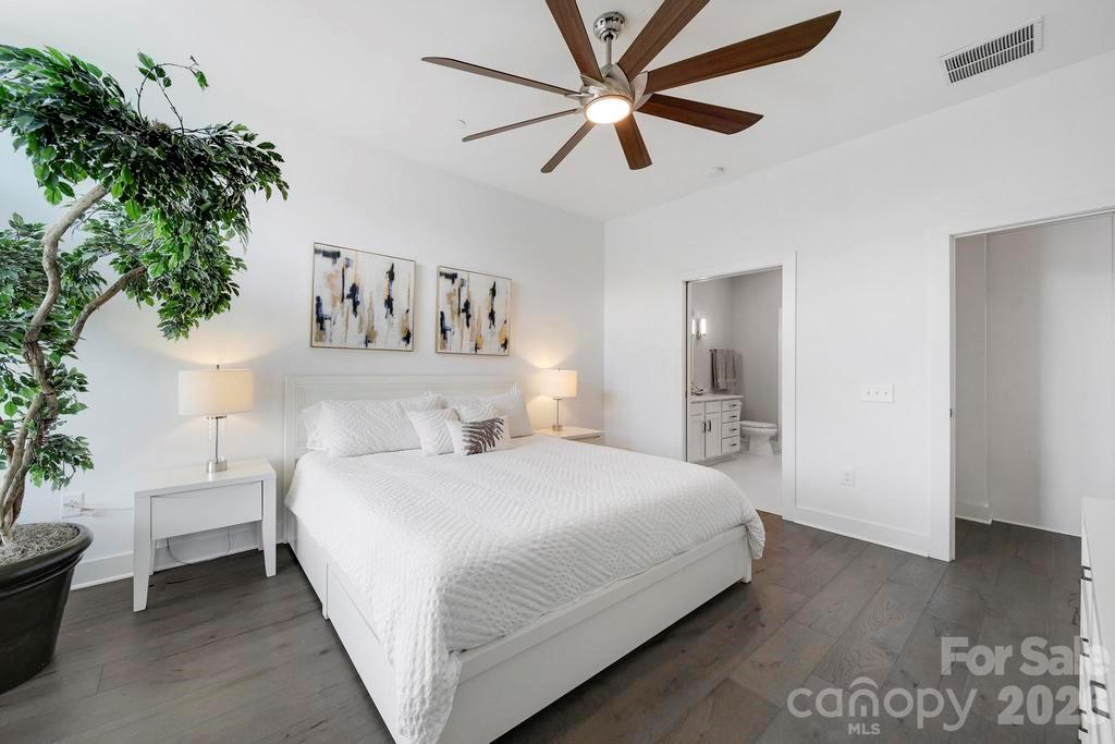 2401 Euclid Avenue 301 Property Photo 12