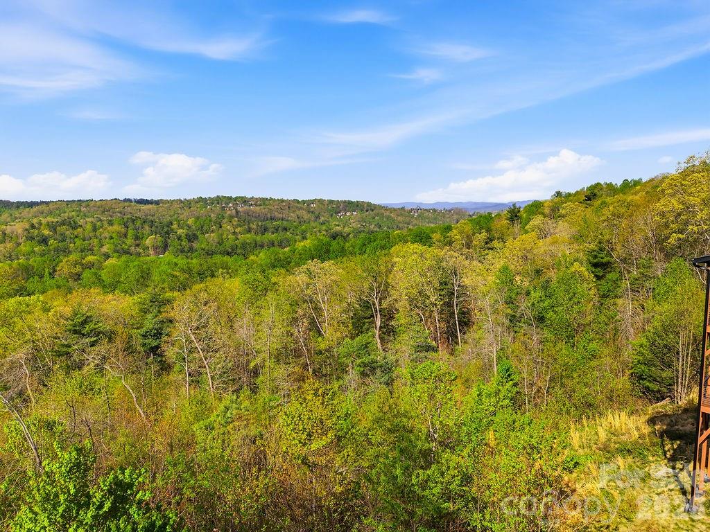 325 Curtain Bluff W9 Property Photo 19